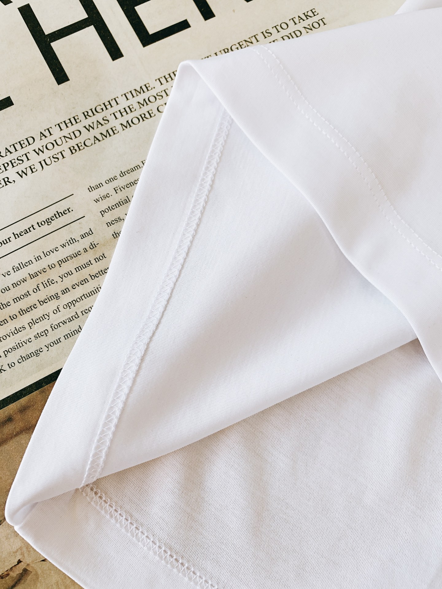 Dior Homme 迪奥·桀傲 2026SS春夏新品自然花卉蜜蜂短袖。法式轻奢限定款，把自然美学穿在身