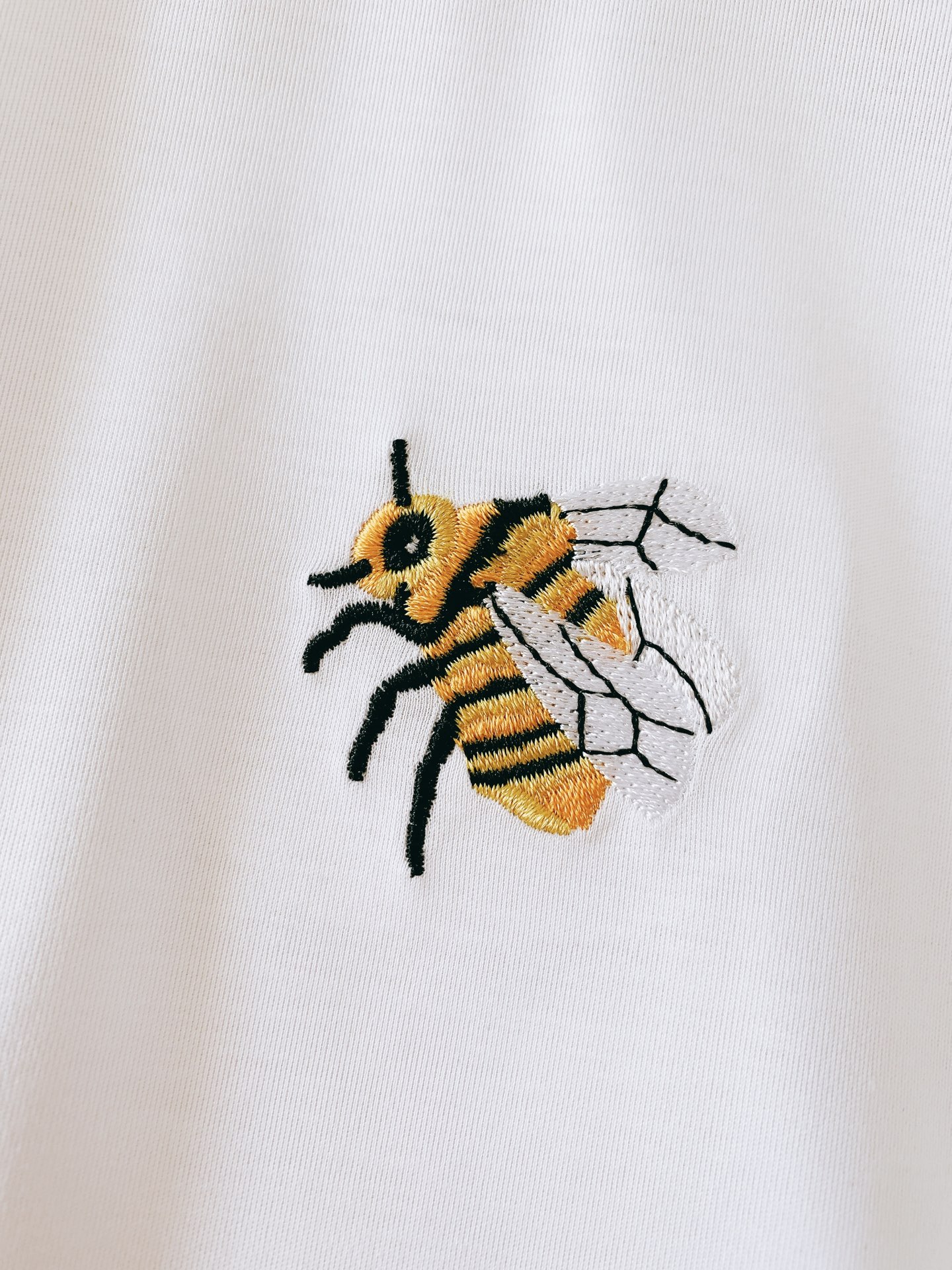 Dior Homme 迪奥·桀傲 2026SS春夏新品自然花卉蜜蜂短袖。法式轻奢限定款，把自然美学穿在身