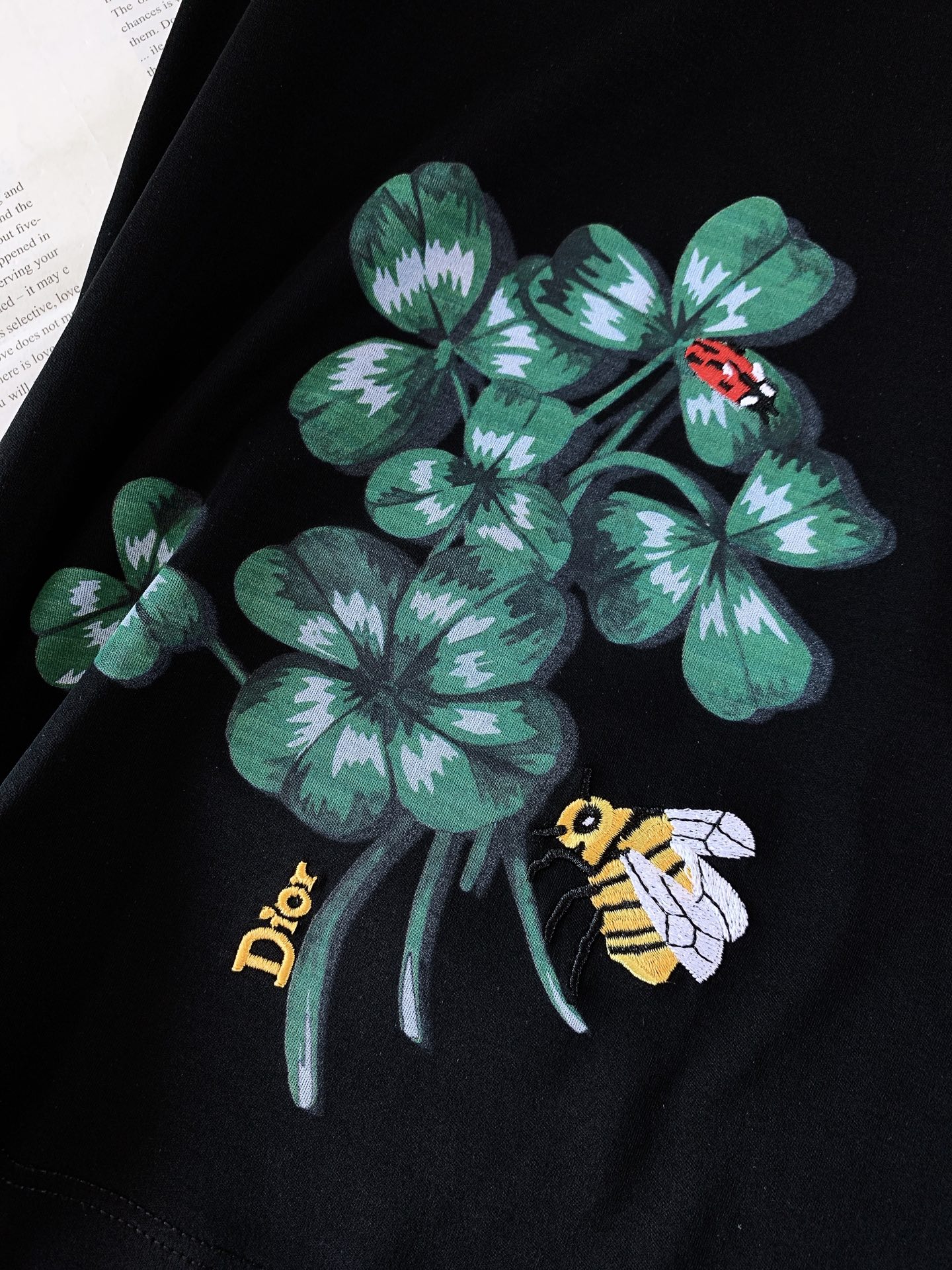 Dior Homme 迪奥·桀傲 2026SS春夏新品自然花卉蜜蜂短袖。法式轻奢限定款，把自然美学穿在身