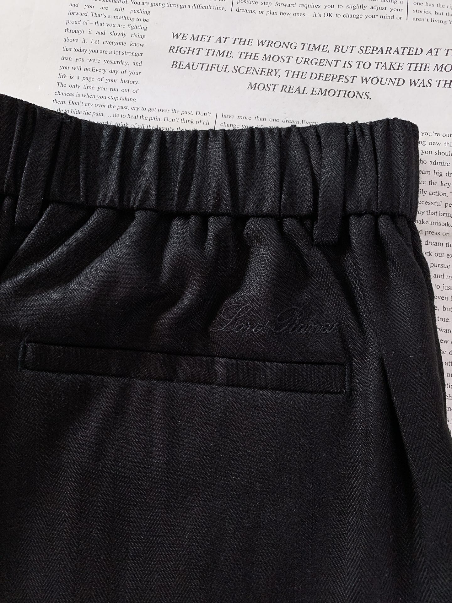 LoroPiana L.P SS早春新品意式轻奢肌理休闲裤👖Loro Piana经典爆款，解锁松弛高级穿