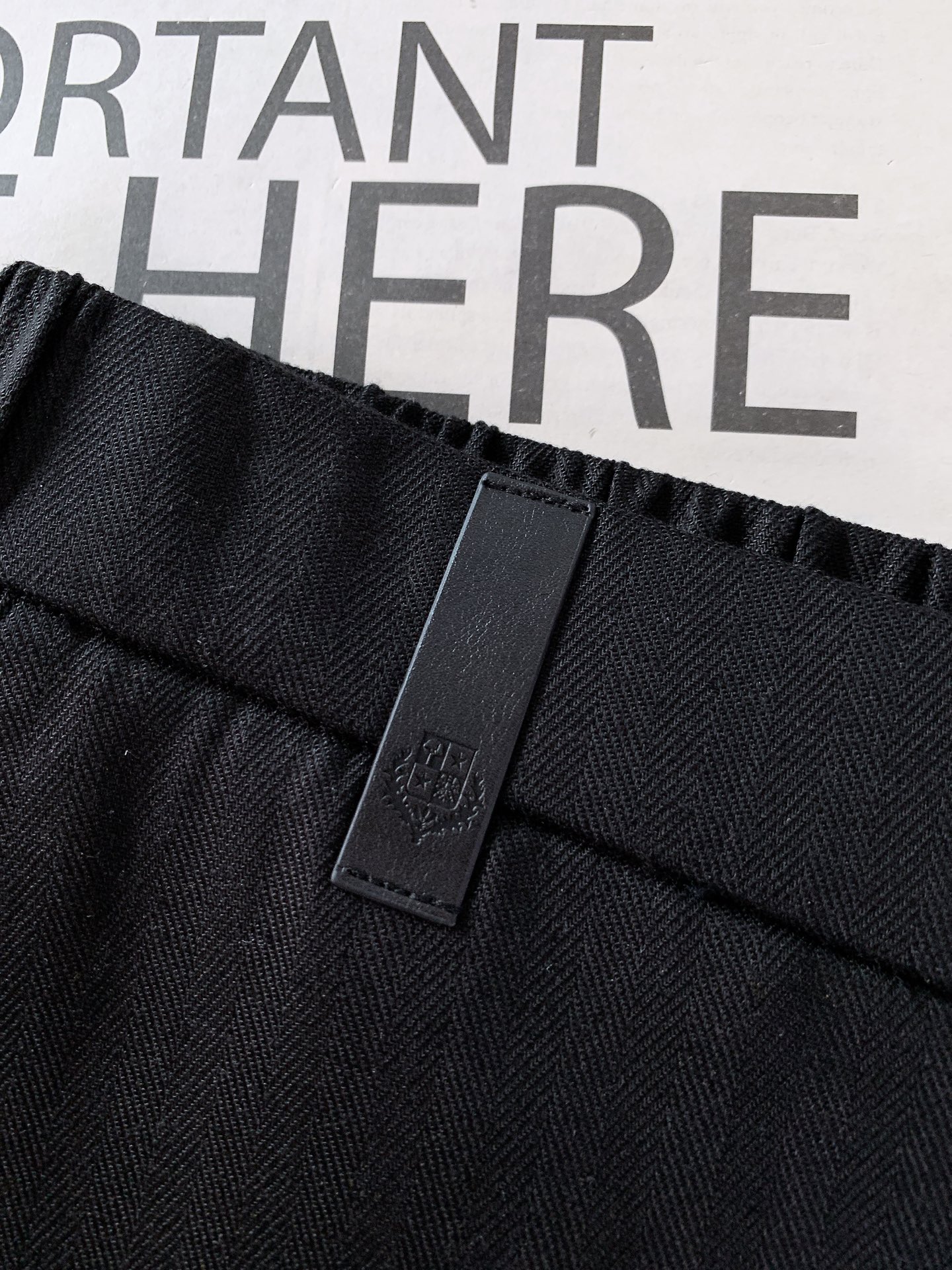 LoroPiana L.P SS早春新品意式轻奢肌理休闲裤👖Loro Piana经典爆款，解锁松弛高级穿