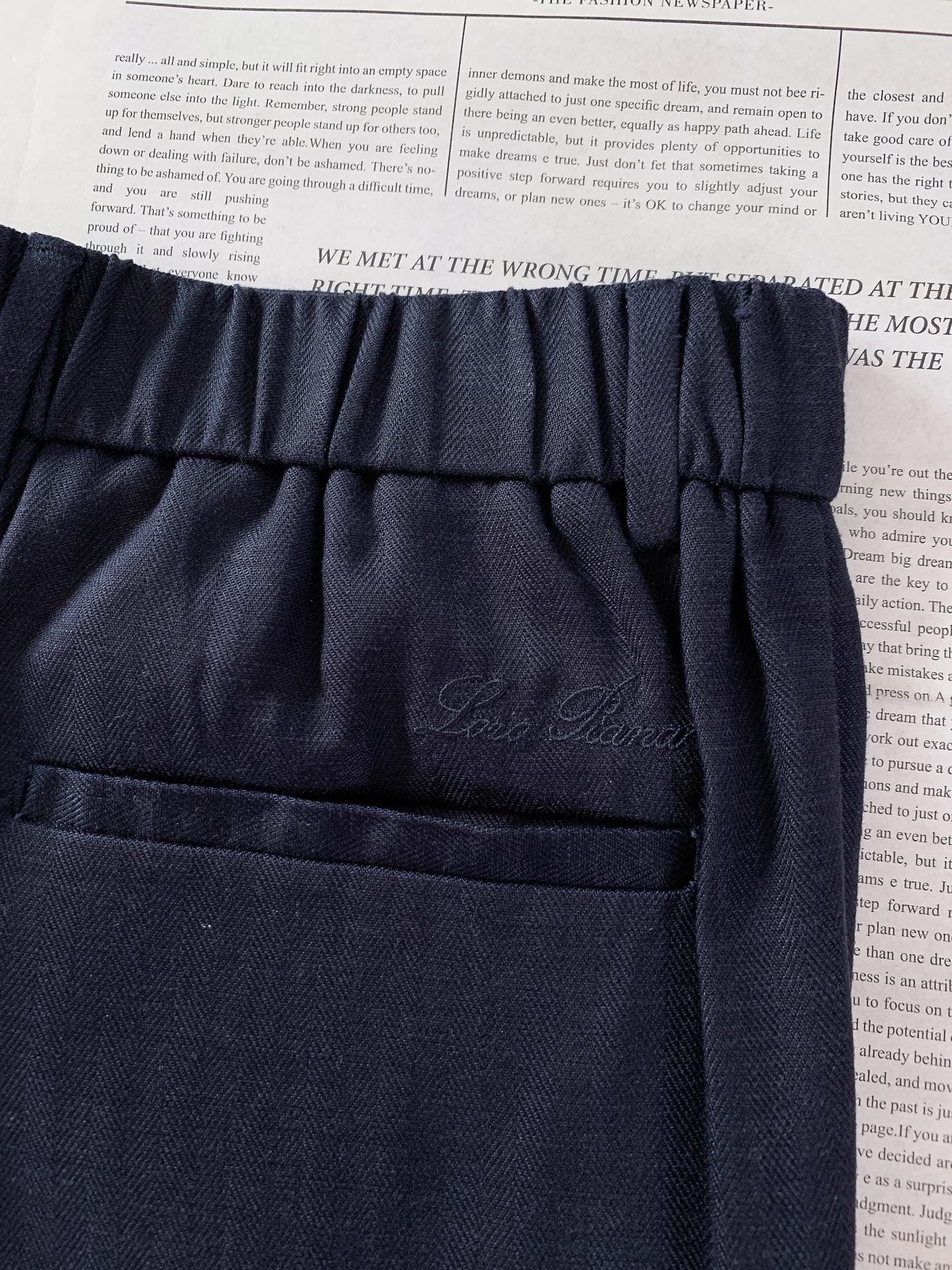 LoroPiana L.P SS早春新品意式轻奢肌理休闲裤👖Loro Piana经典爆款，解锁松弛高级穿