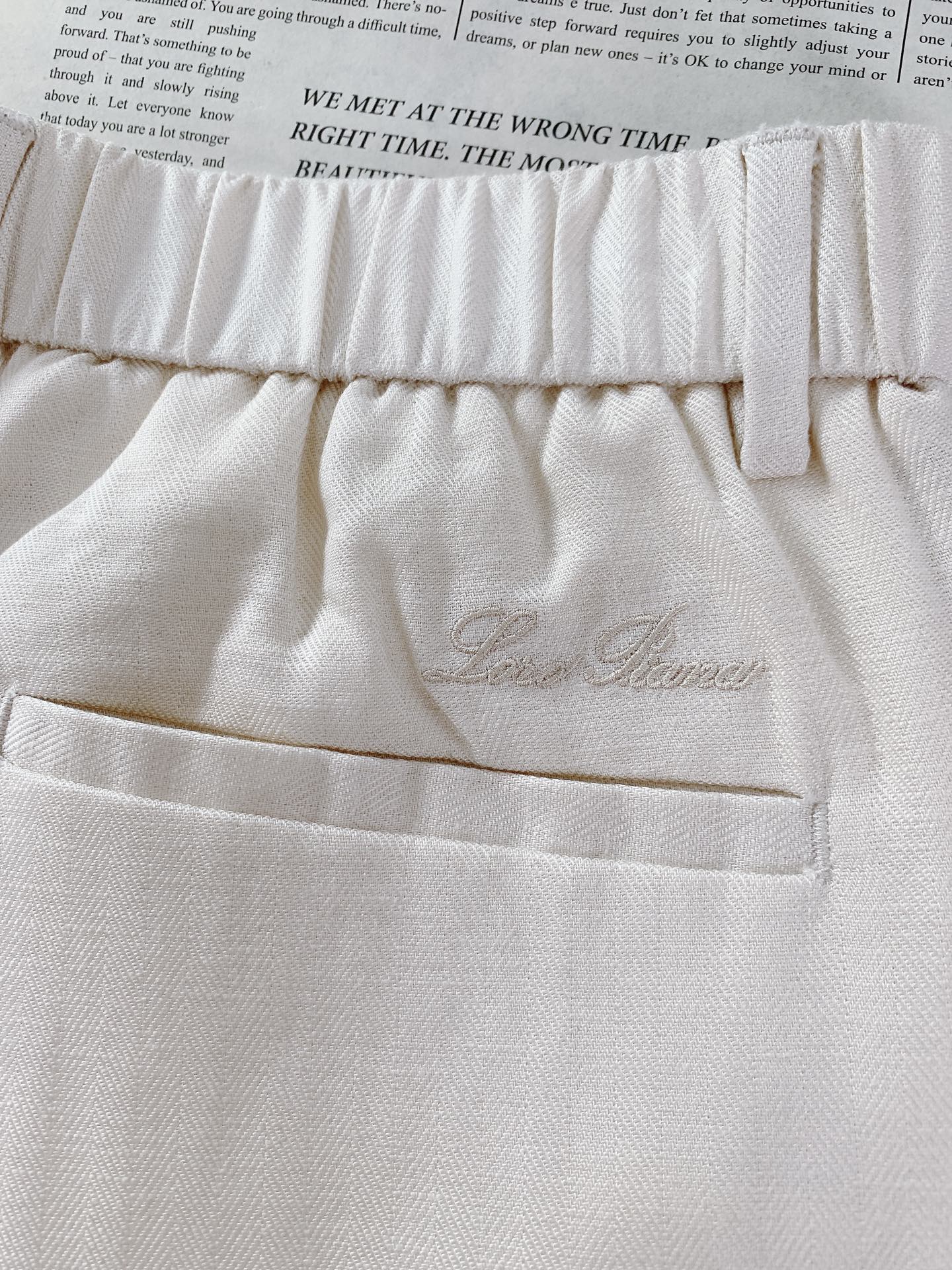 LoroPiana L.P SS早春新品意式轻奢肌理休闲裤👖Loro Piana经典爆款，解锁松弛高级穿