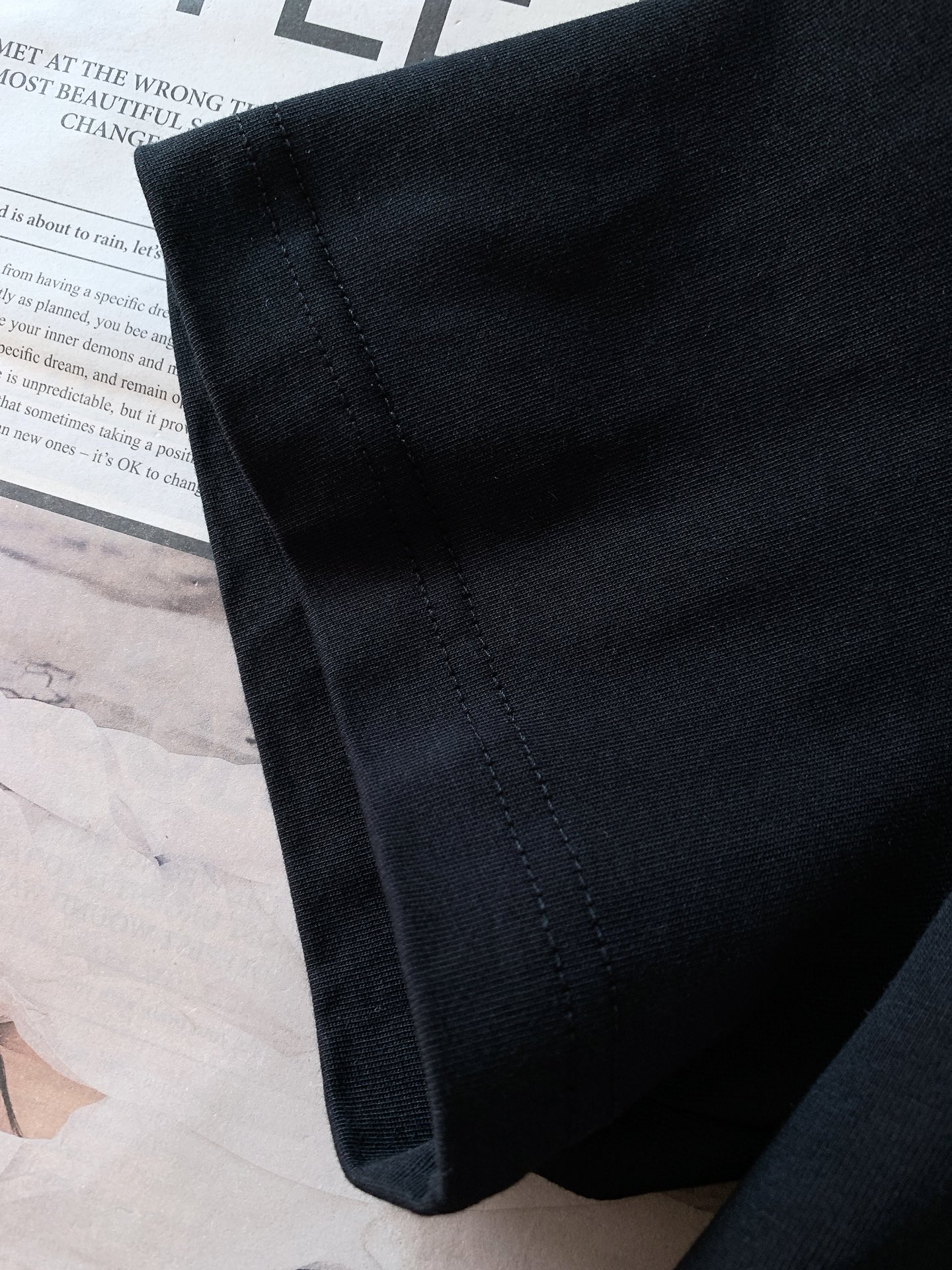 Dior Homme 迪奥·桀傲 2026SS春夏新品 纯色CD刺绣短袖👕男女同款。经典基础款力作，融汇