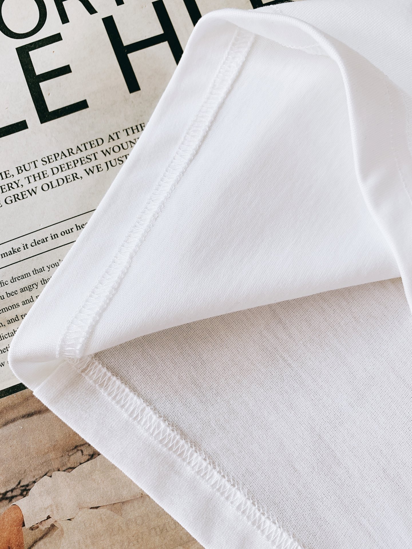 Dior Homme 迪奥·桀傲 2026SS春夏新品 纯色CD刺绣短袖👕男女同款。经典基础款力作，融汇