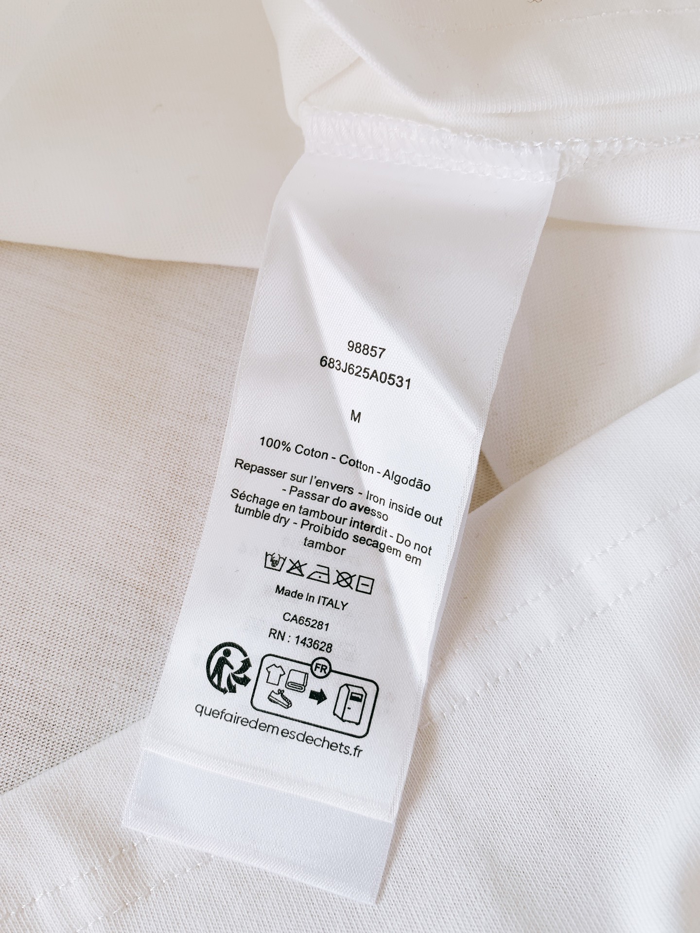 Dior Homme 迪奥·桀傲 2026SS春夏新品 纯色CD刺绣短袖👕男女同款。经典基础款力作，融汇