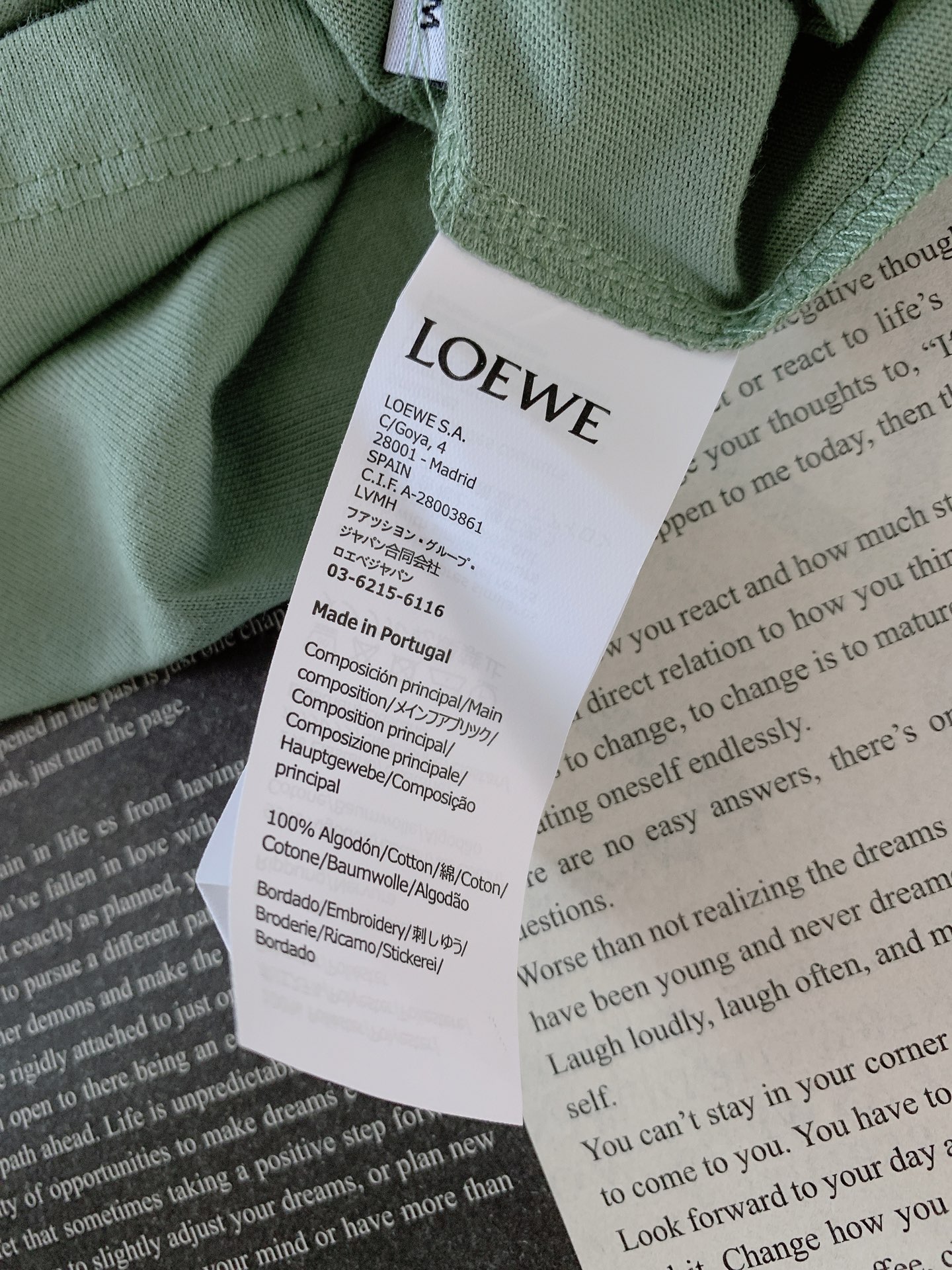 Loewe 罗意威 2026SS春夏新品Anagram刺绣T恤。极简纯色基调融合品牌标志性Anagram