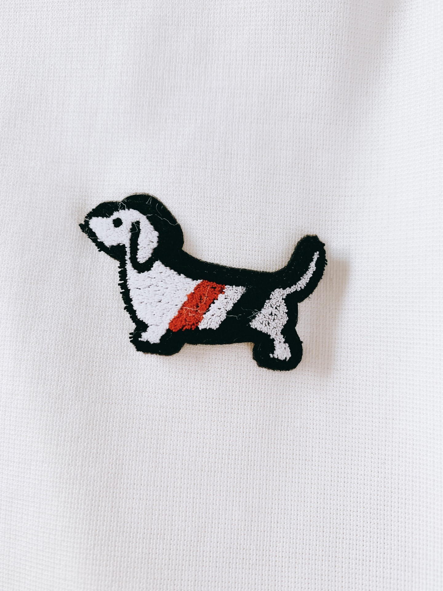 Thom Browne 汤姆·布朗 2026SS春夏新品 经典小狗标识短袖TB年度刚需爆款，简约轻奢自带