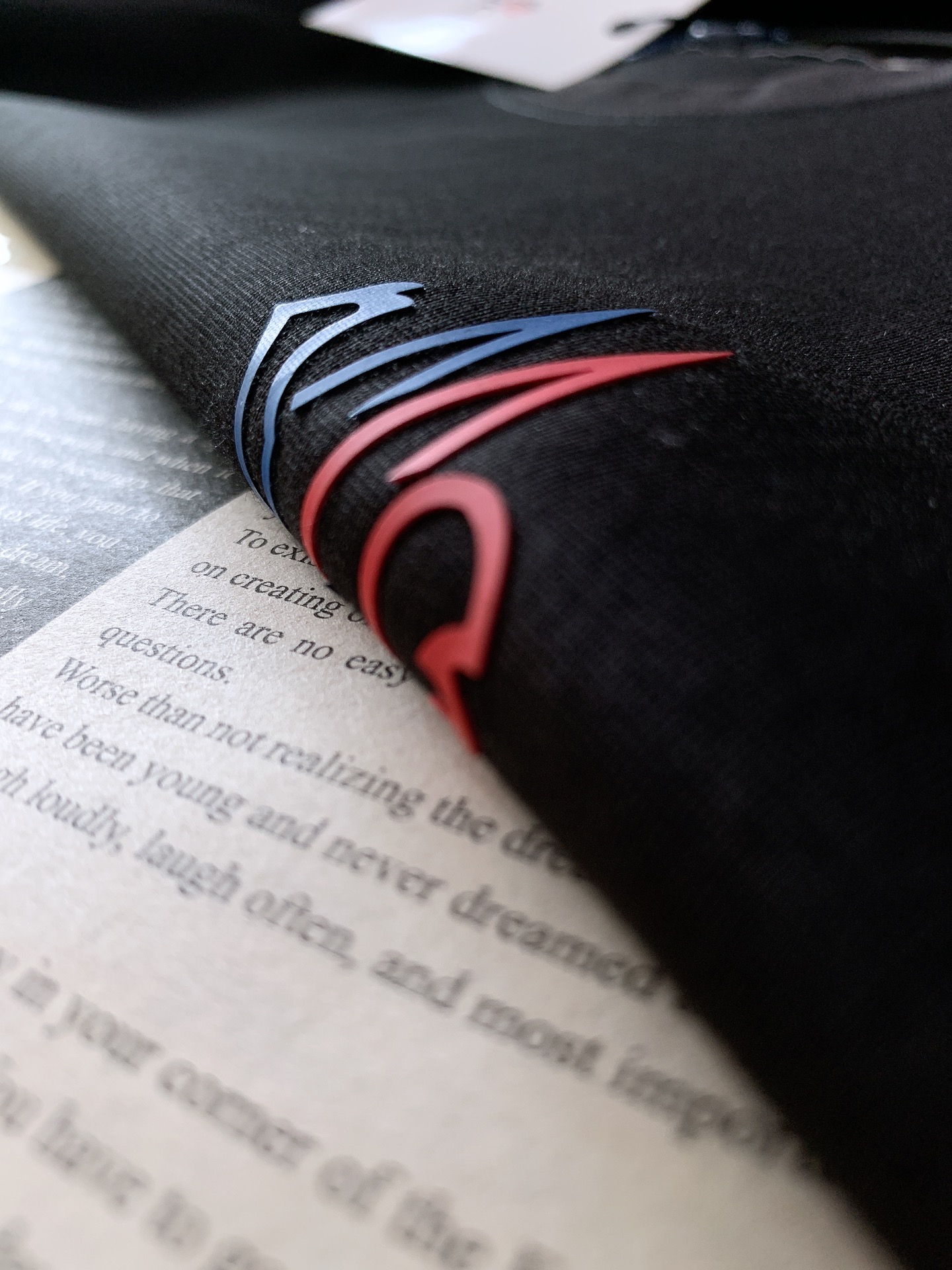 Moncler 蒙口 2026SS春夏新品拼色徽标短袖｜夏日轻奢刚需单品自带高级简约的户外轻奢气质。精选