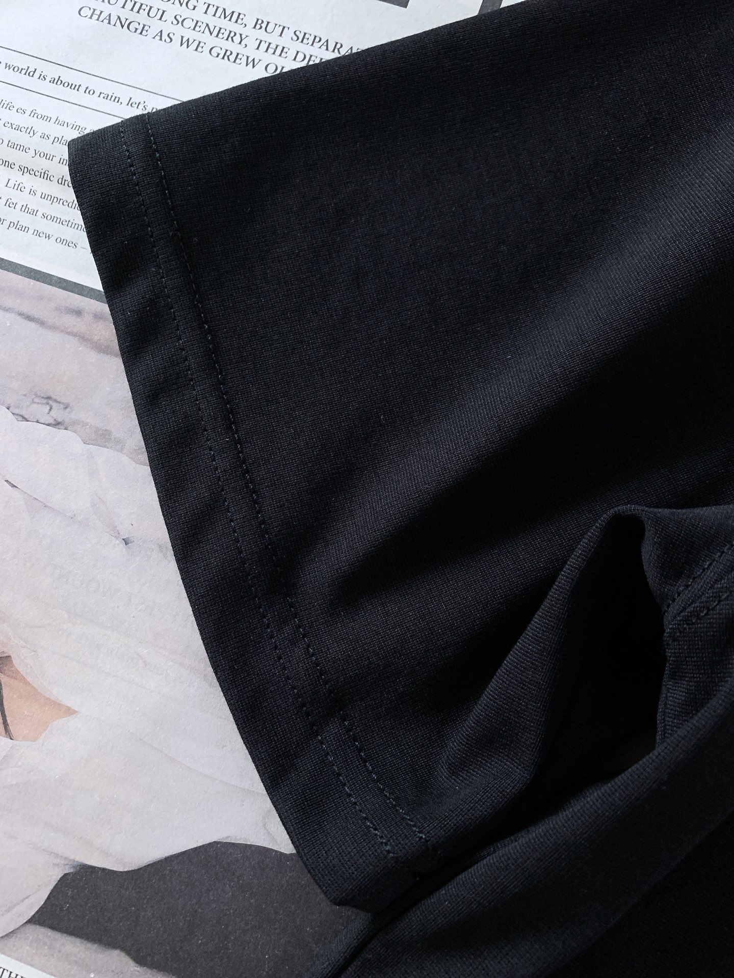 Moncler 蒙口 2026SS春夏新品拼色徽标短袖｜夏日轻奢刚需单品自带高级简约的户外轻奢气质。精选