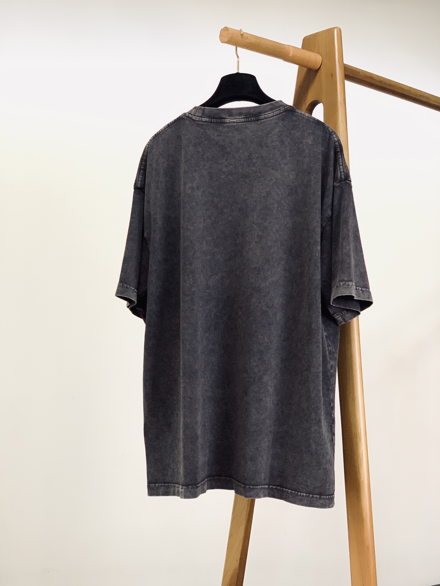 AcneStudios 艾克妮 经典笑脸水洗T恤北欧小众高街代表作，自带复古滤镜的气质神T。重磅水洗做旧