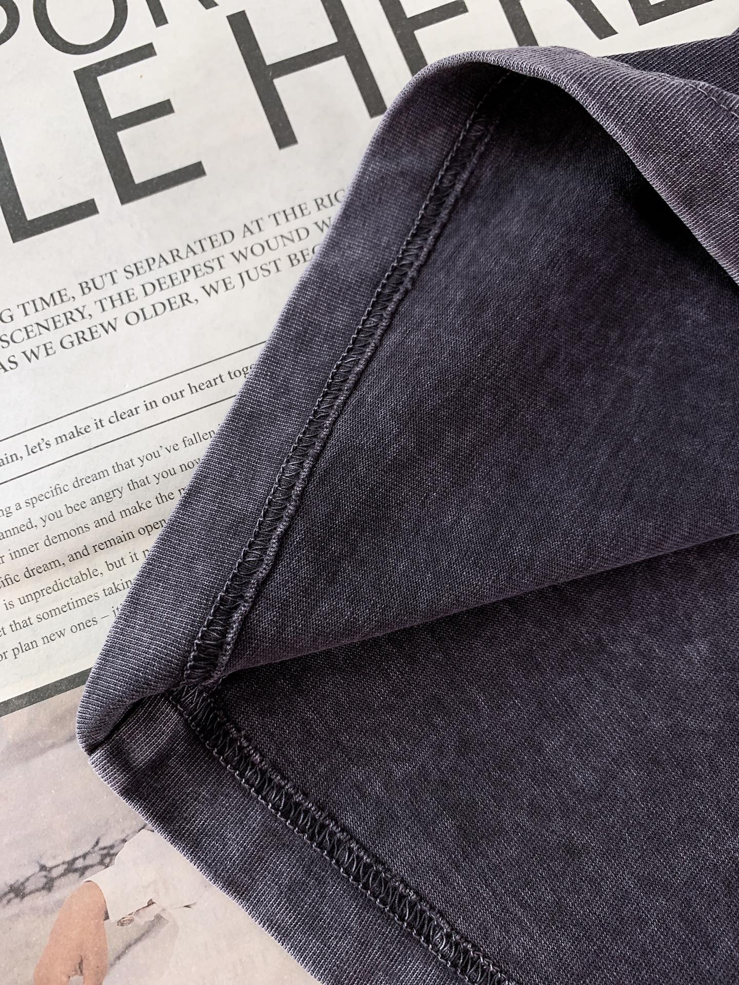 AcneStudios 艾克妮 经典笑脸水洗T恤北欧小众高街代表作，自带复古滤镜的气质神T。重磅水洗做旧