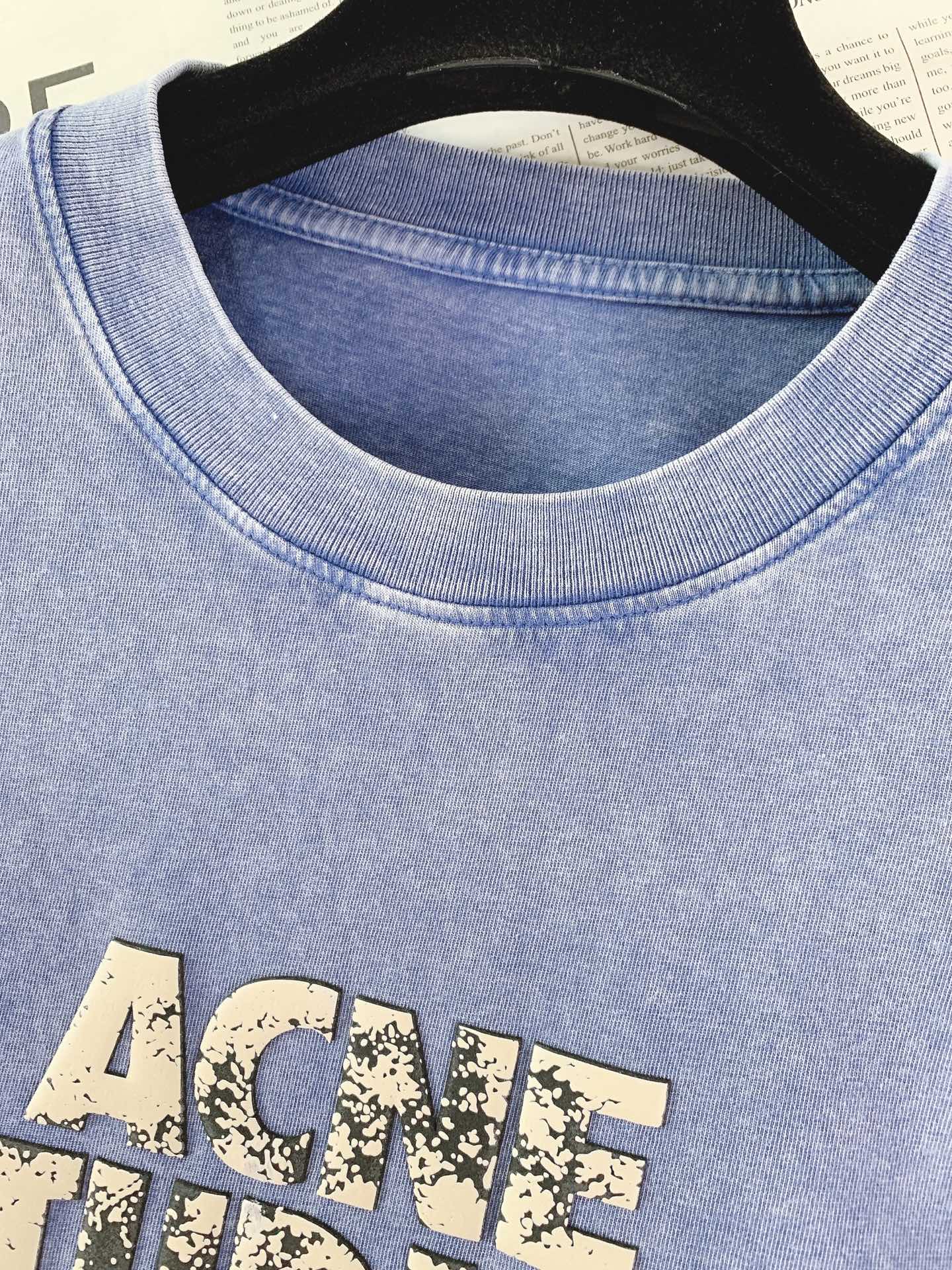 AcneStudios 艾克妮 复古水洗字母T北欧极简风代表作，氛围感拉满的复古单品。定制水洗做旧面料，