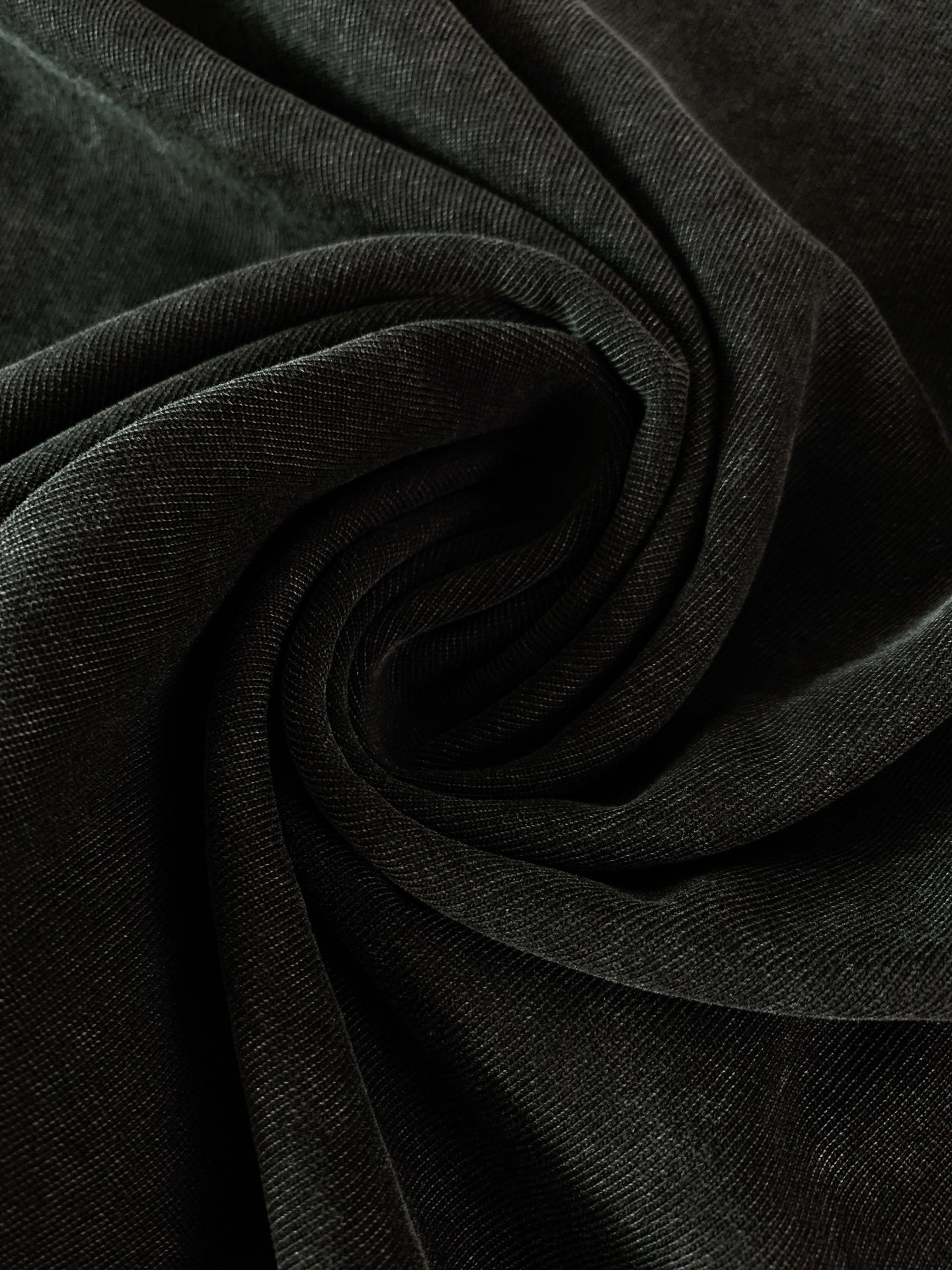 Moncler 蒙口 2026SS春夏新品前后双标复古水洗T恤经典轻奢力作，重塑夏日极简穿搭。定制重磅水