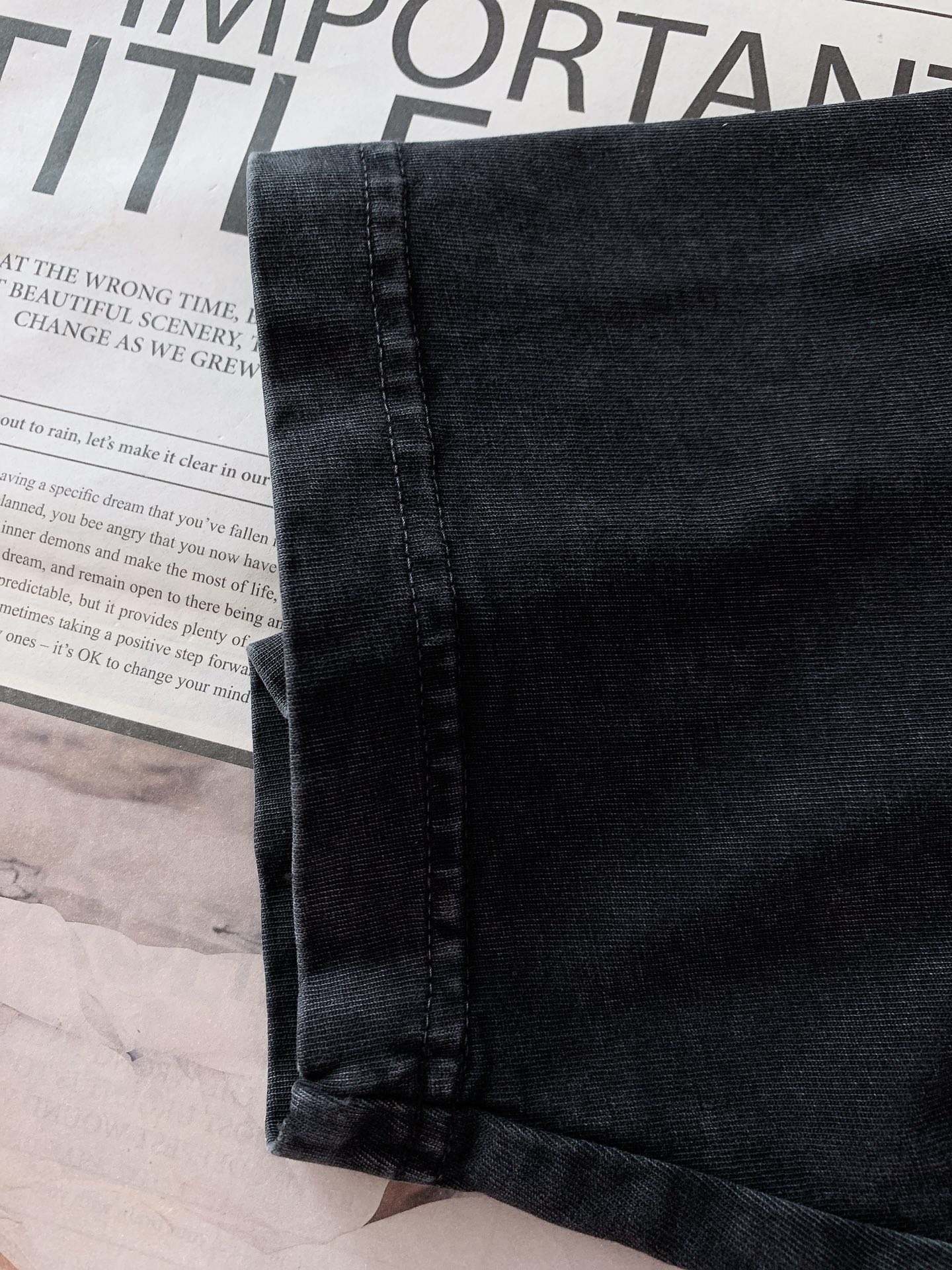 Moncler 蒙口 2026SS春夏新品前后双标复古水洗T恤经典轻奢力作，重塑夏日极简穿搭。定制重磅水