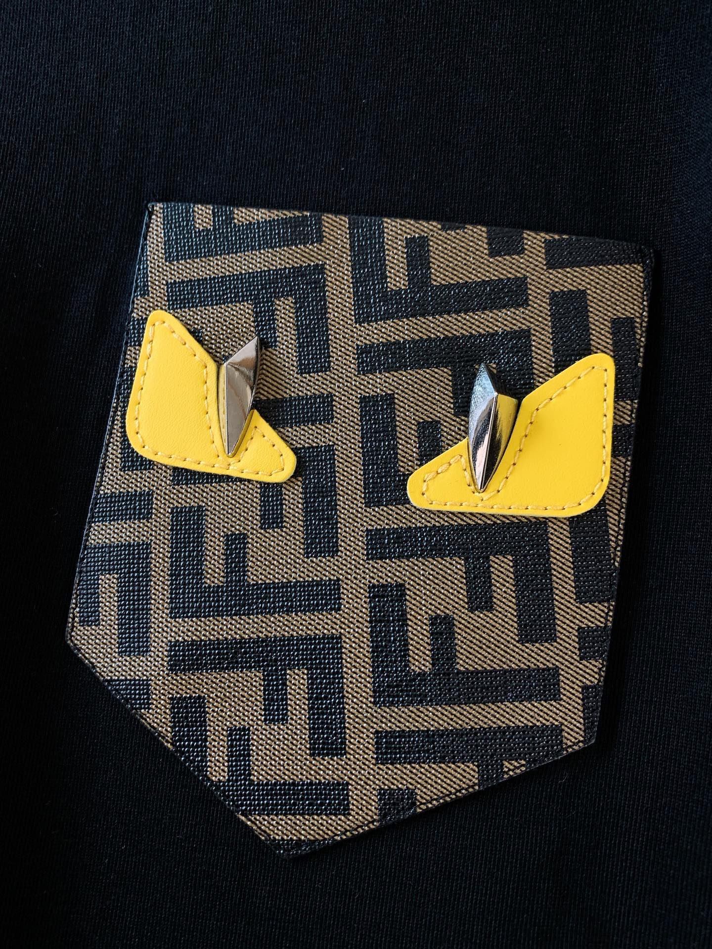 Fendi 芬迪 2026SS春夏新品经典小怪兽T恤，人气爆款持续出圈！高支纯棉透气舒适，夏日上身清爽无