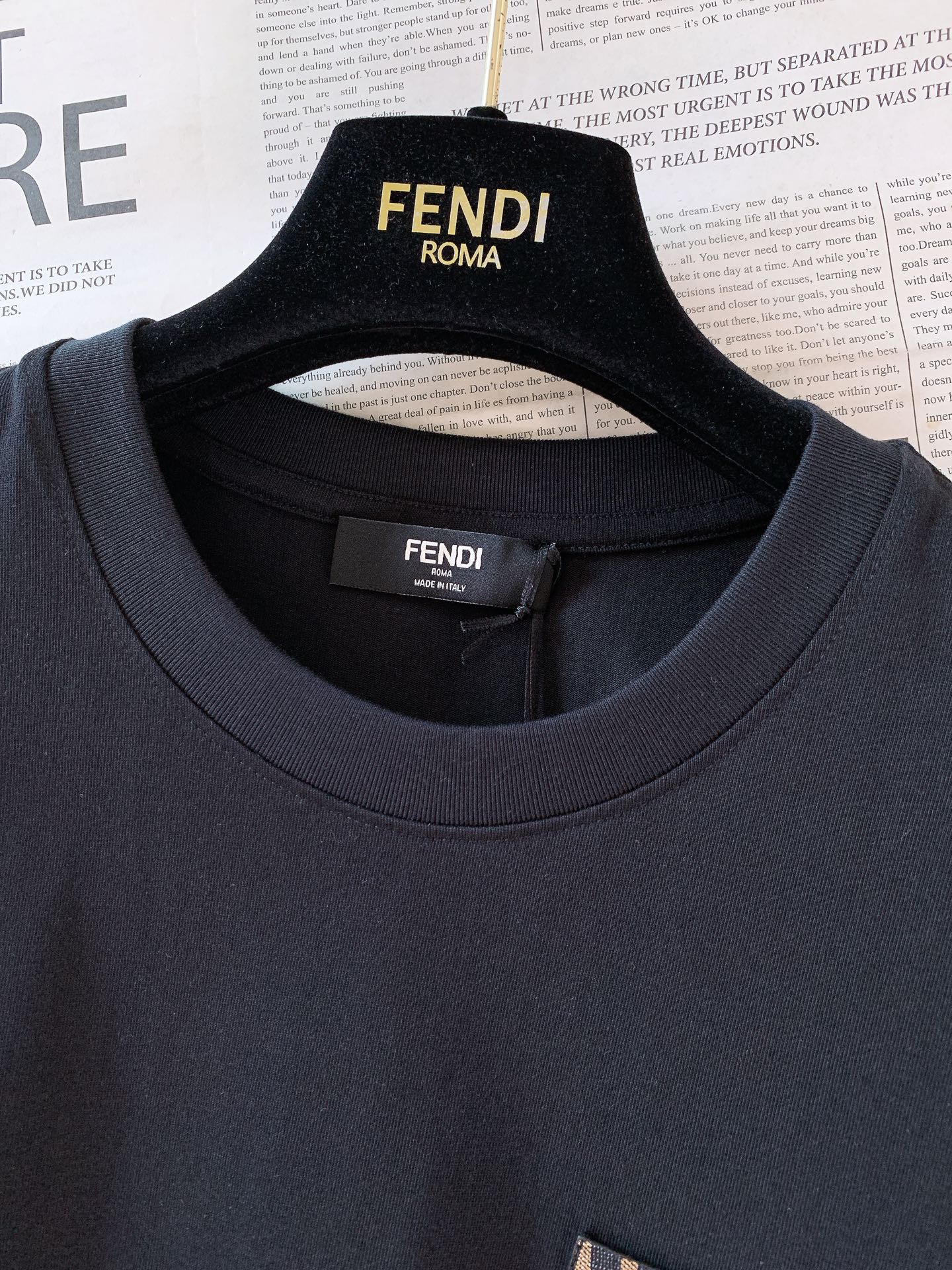 Fendi 芬迪 2026SS春夏新品经典小怪兽T恤，人气爆款持续出圈！高支纯棉透气舒适，夏日上身清爽无