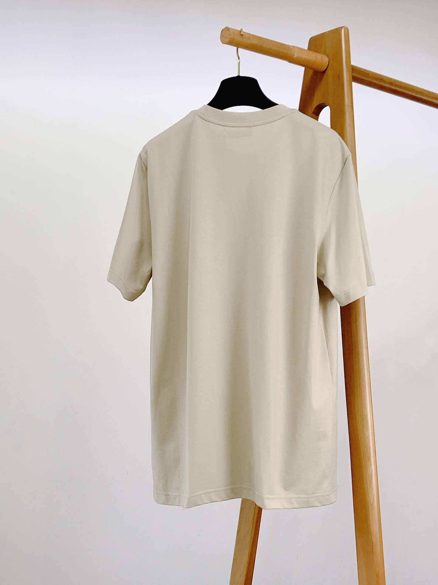 Fendi 芬迪 2026SS春夏新品经典小怪兽T恤，人气爆款持续出圈！高支纯棉透气舒适，夏日上身清爽无