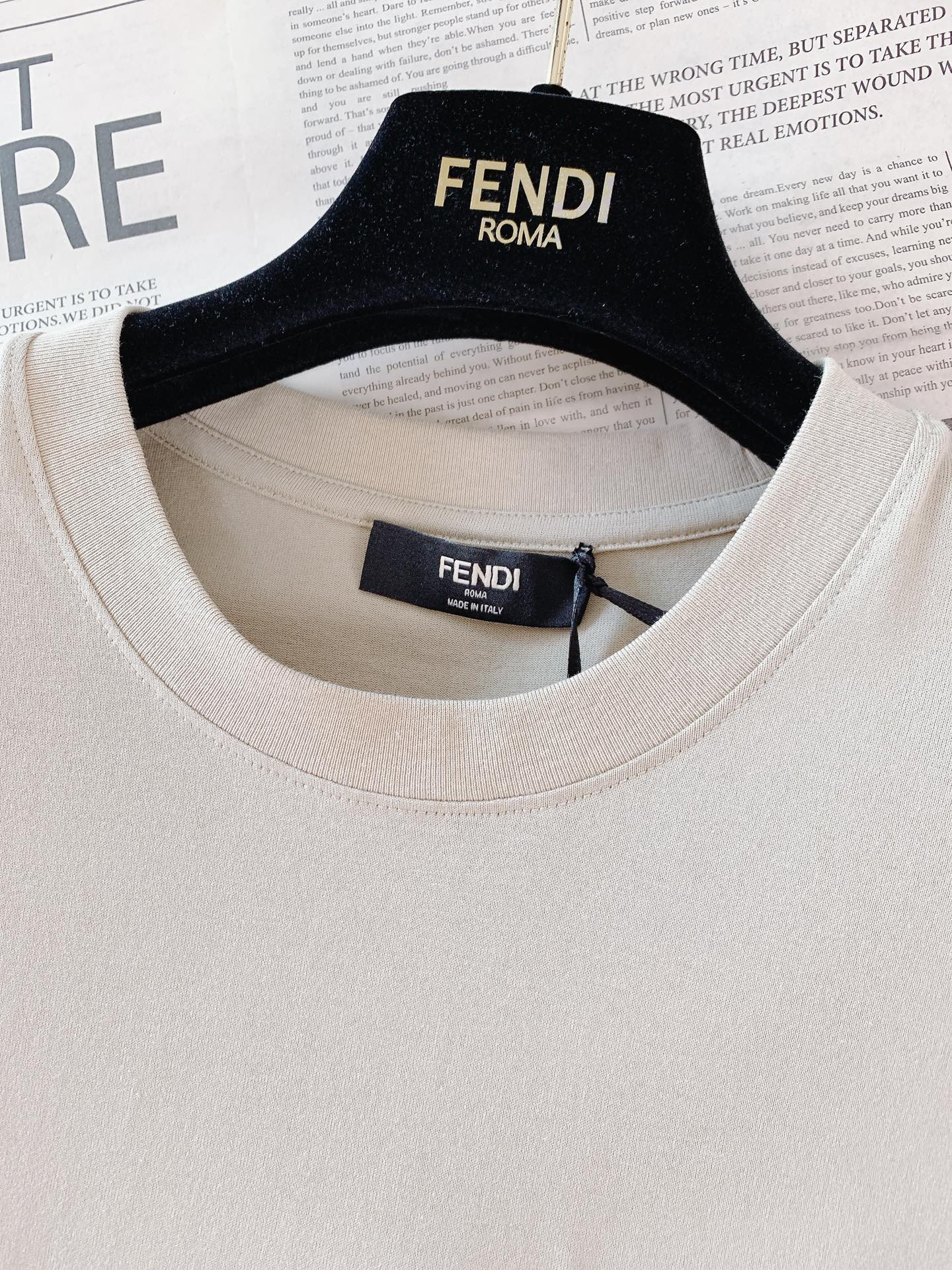 Fendi 芬迪 2026SS春夏新品经典小怪兽T恤，人气爆款持续出圈！高支纯棉透气舒适，夏日上身清爽无