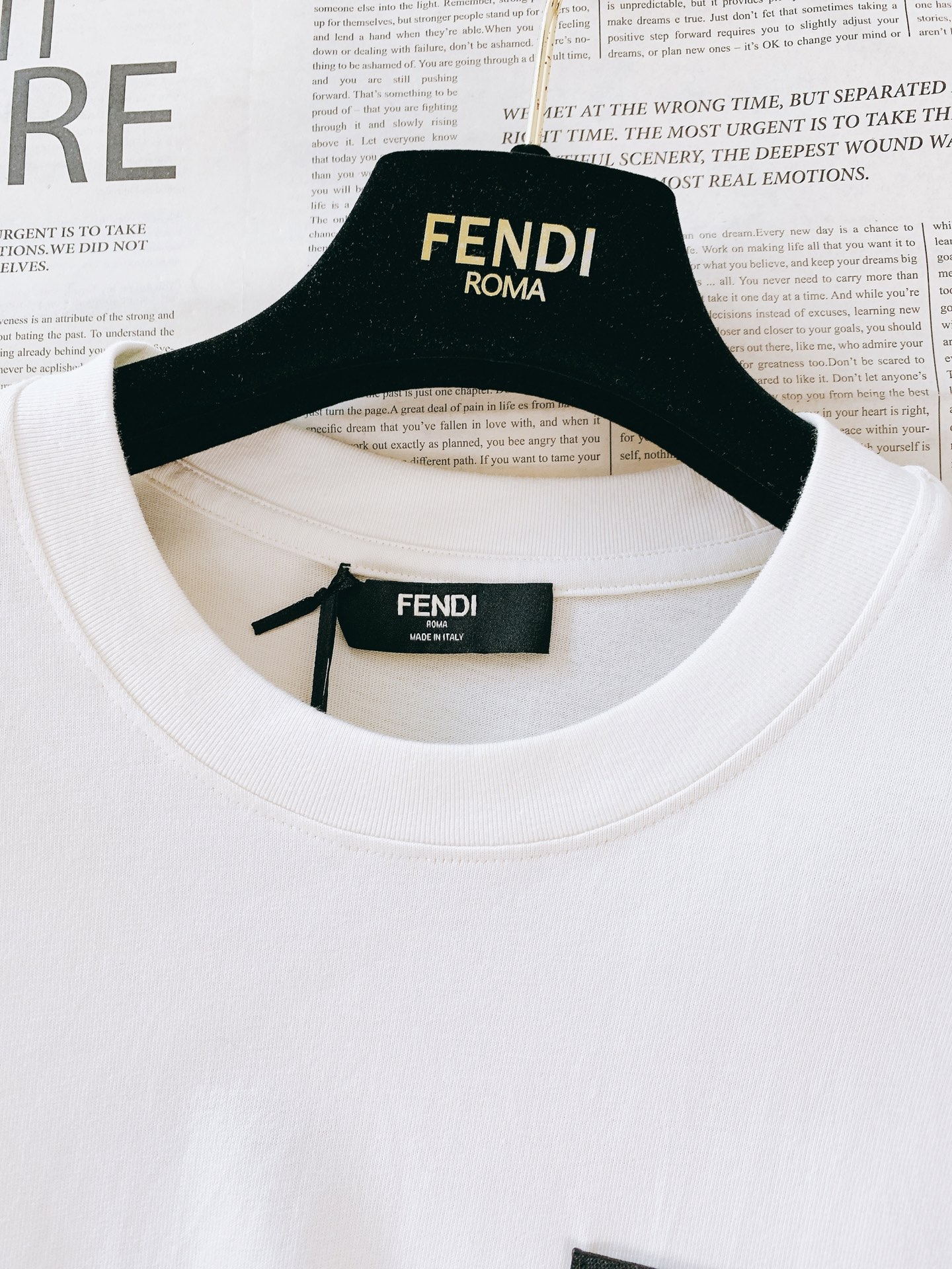 Fendi 芬迪 2026SS春夏新品经典小怪兽T恤，人气爆款持续出圈！高支纯棉透气舒适，夏日上身清爽无