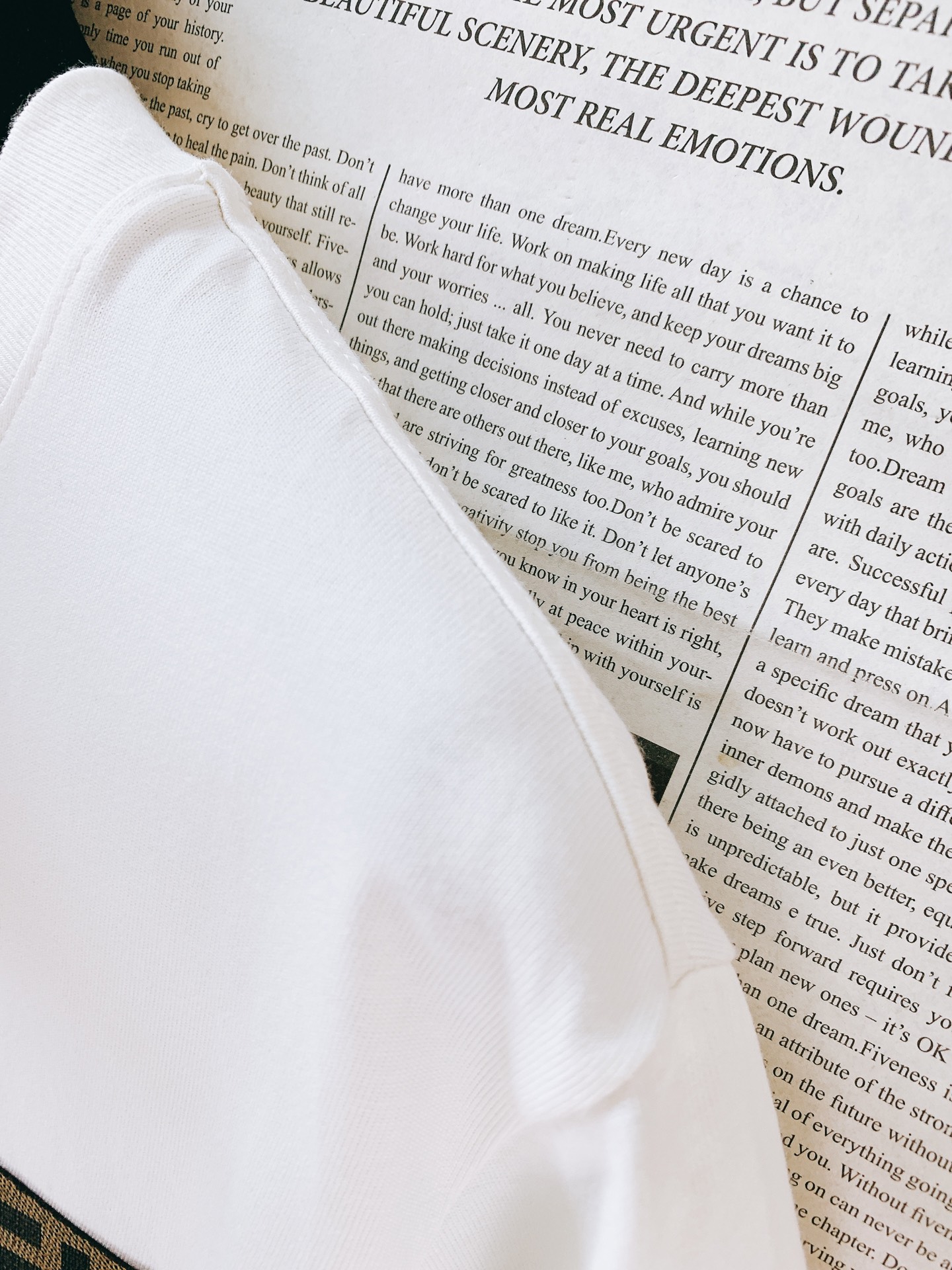 Fendi 芬迪 2026SS春夏新品经典小怪兽T恤，人气爆款持续出圈！高支纯棉透气舒适，夏日上身清爽无