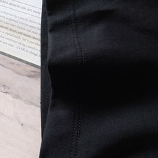 Prada 普拉达 2026SS春夏新品 经典刺绣短袖👕男士轻奢万能基础款高阶长绒棉面料打造,液氨工艺加 Prada 普拉达 2026SS春夏新品 经典刺绣短袖👕男士轻奢万能基础款高阶长绒棉面料打造,液氨工艺加