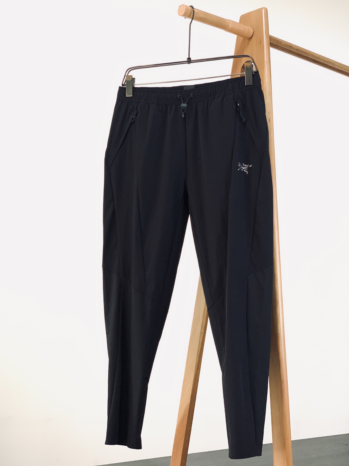 ARCTERYX 始祖鸟 2026SS春夏新品机能速干束脚裤｜通勤户外双开挂轻量化速干面料，透气防泼还显