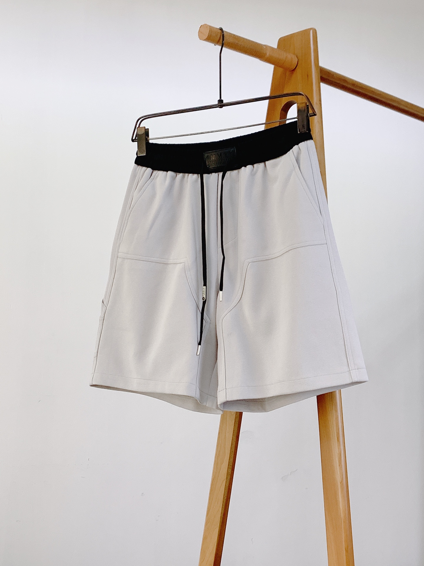 Maison Margiela MM6 马丁马吉拉 2026SS春夏新品撞色腰重磅休闲短裤🩳小众高街松弛