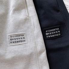 Maison Margiela MM6 马丁马吉拉 2026SS春夏新品撞色腰数字刺绣短裤,高克重空气层 Maison Margiela MM6 马丁马吉拉 2026SS春夏新品撞色腰数字刺绣短裤,高克重空气层