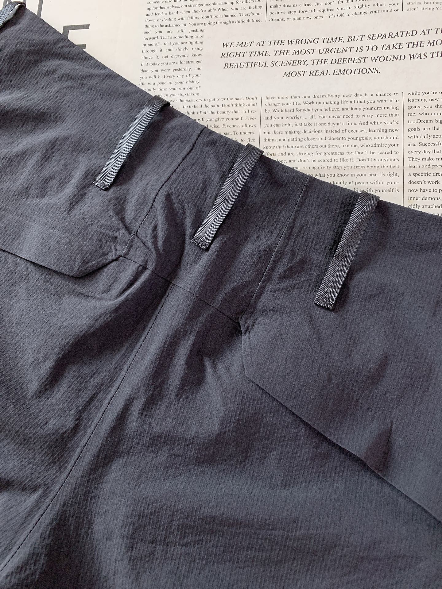 ARCTERYX 始祖鸟 2026SS春夏新品轻商务户外机能五分短裤🩳专为夏日打造的全能型短裤，把户外硬