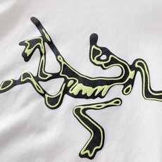 ARCTERYX 始祖鸟 2026SS春夏新品经典发泡大logo短袖T恤,采用重磅精梳棉打造,面料扎实挺 ARCTERYX 始祖鸟 2026SS春夏新品经典发泡大logo短袖T恤,采用重磅精梳棉打造,面料扎实挺