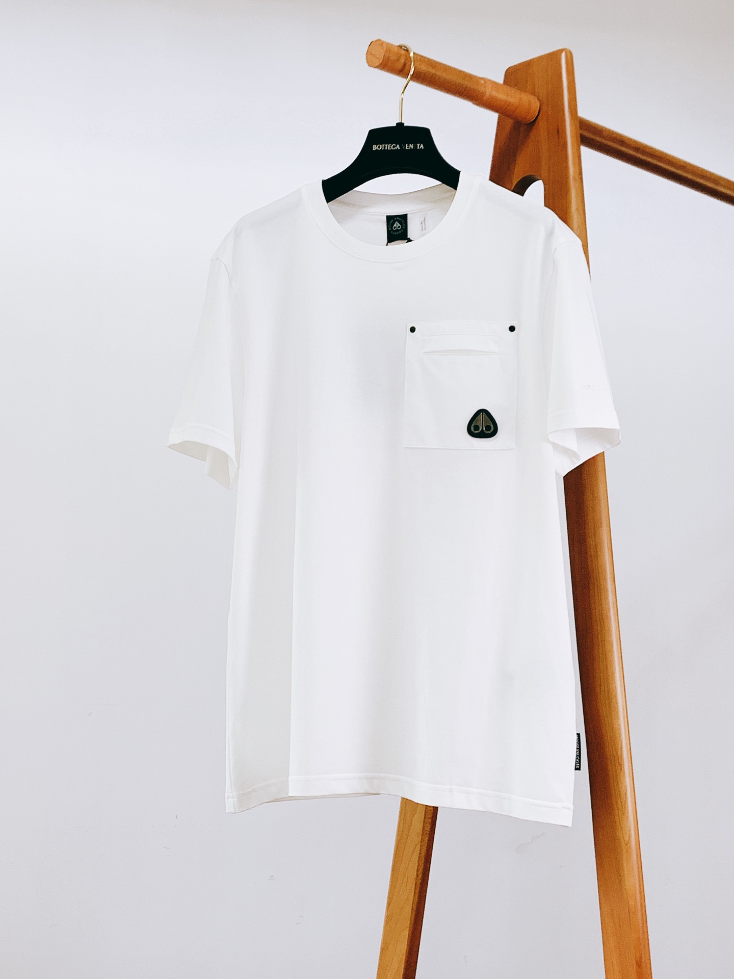 MOOSE KNUCKLES 剪刀✂️ 2026SS春夏新品机能口袋短袖👕重磅精梳棉搭配机能梭织拼接，上
