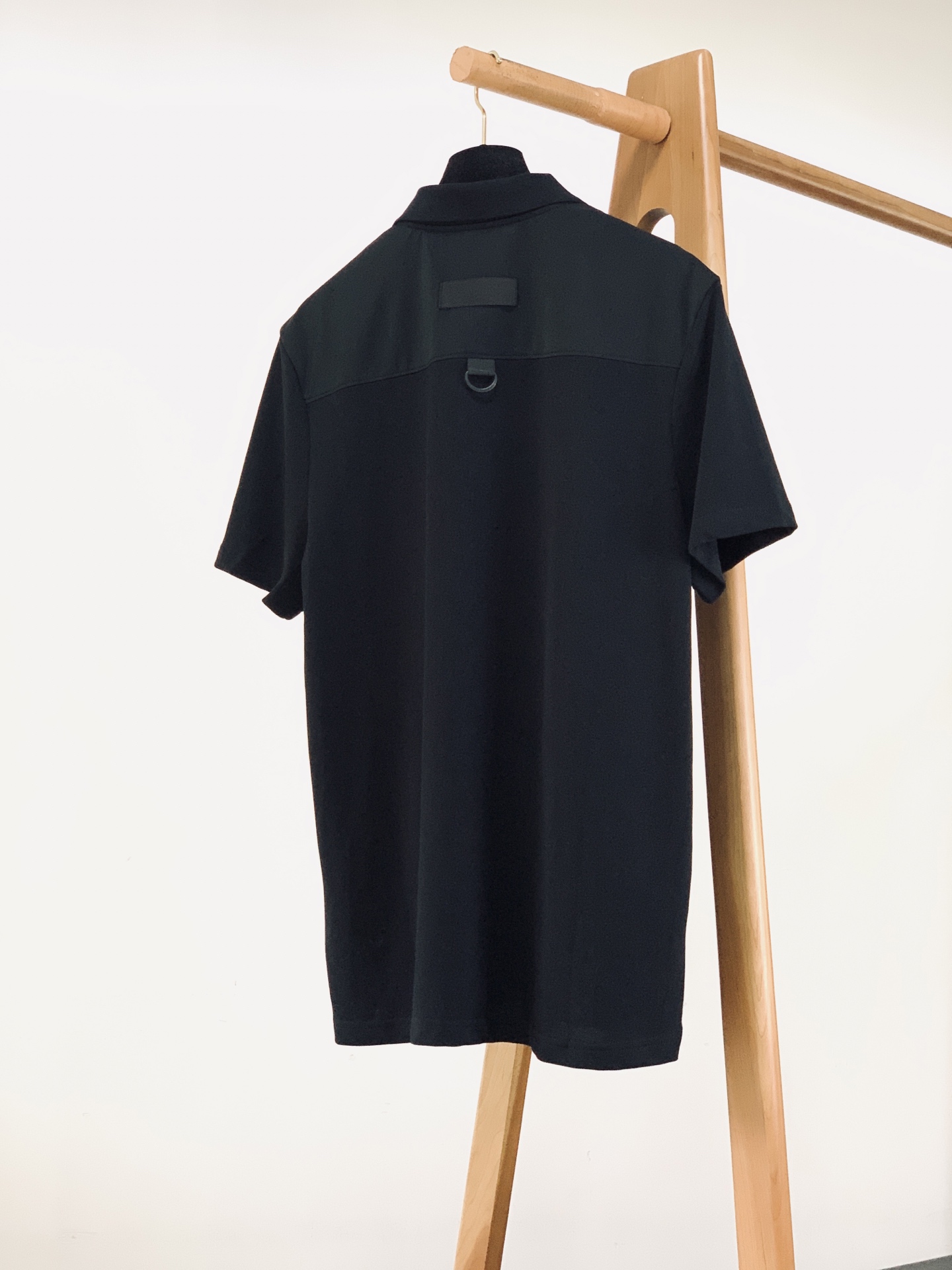 MOOSE KNUCKLES 剪刀✂️ 2026SS春夏新品半拉链机能Polo👕采用珠地网眼棉与机能面料