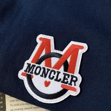 Moncler 蒙口 2026SS春夏新品经典M徽标短袖👕高支精梳棉打造软糯挺括质感,透气不闷汗,久穿不 Moncler 蒙口 2026SS春夏新品经典M徽标短袖👕高支精梳棉打造软糯挺括质感,透气不闷汗,久穿不