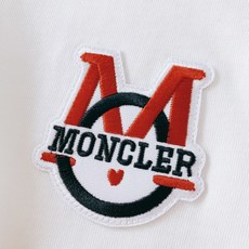 Moncler 蒙口 2026SS春夏新品经典M徽标短袖👕高支精梳棉打造软糯挺括质感,透气不闷汗,久穿不 Moncler 蒙口 2026SS春夏新品经典M徽标短袖👕高支精梳棉打造软糯挺括质感,透气不闷汗,久穿不