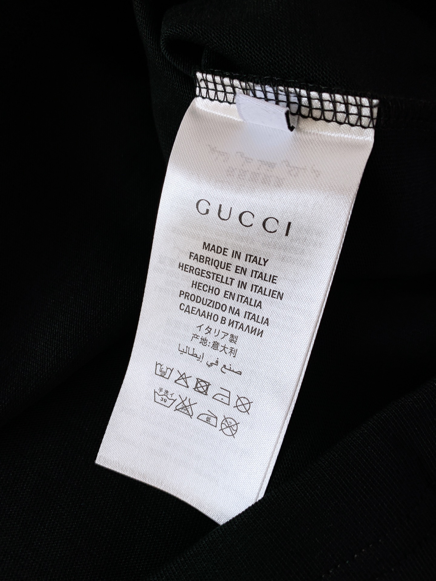 Gucci 古驰 2026SS春夏新品浮雕字母标识短袖👕甄选重磅精梳双纱面料，液氨定型工艺加持，布面厚实