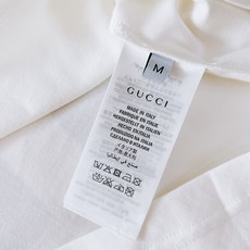 Gucci 古驰 2026SS春夏新品浮雕字母标识短袖👕甄选重磅精梳双纱面料,液氨定型工艺加持,布面厚实 Gucci 古驰 2026SS春夏新品浮雕字母标识短袖👕甄选重磅精梳双纱面料,液氨定型工艺加持,布面厚实