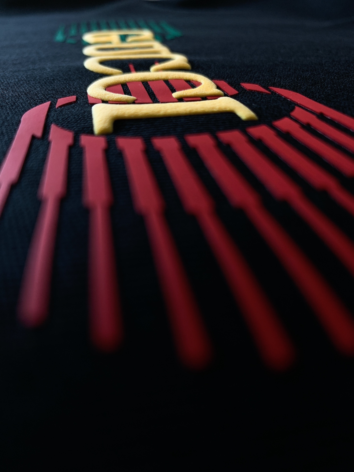 Gucci 古驰 2026SS春夏新品经典撞色发泡字母标识短袖👕甄选重磅双纱精梳棉打造，液氨定型工艺加持