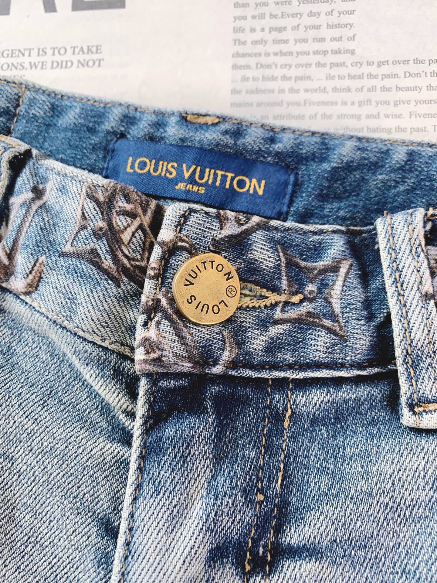LouisVuitton 路易威登 2026SS春夏新品复古Monogram印花牛仔短裤高支重磅牛仔，渐
