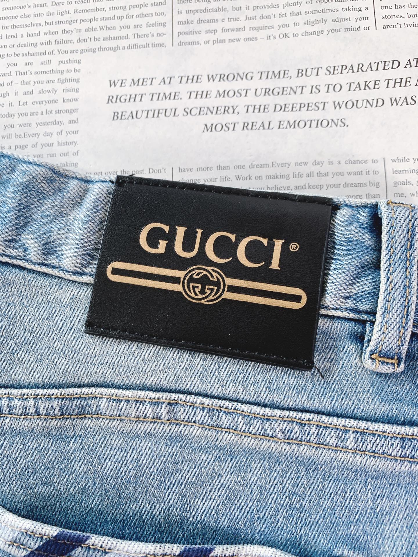 Gucci 古驰 2026SS春夏新品斜纹提花牛仔短裤🩳高支重磅牛仔布料，浅蓝水洗做旧质感出众微弹面料舒