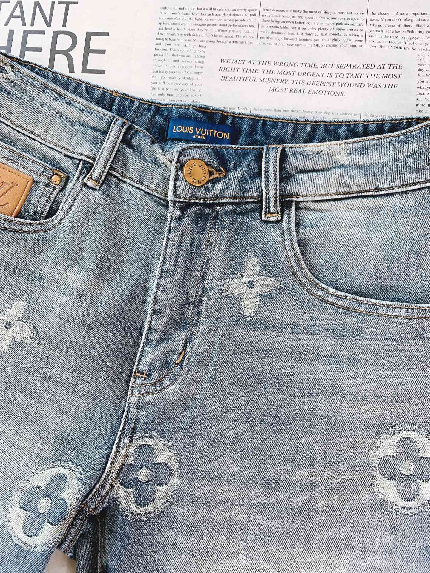 LouisVuitton 路易威登 2026SS春夏新品Monogram提花牛仔短裤🩳高支重磅牛仔布料，