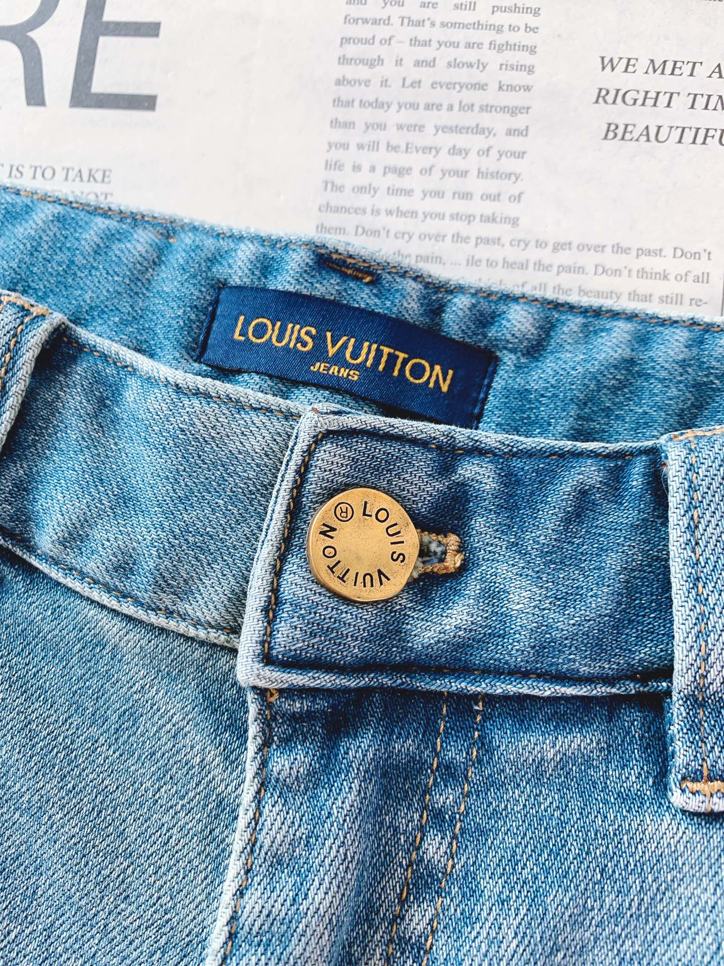 LouisVuitton 路易威登 2026SS春夏新品彩色Monogram刺绣牛仔短裤🩳高支重磅牛仔布