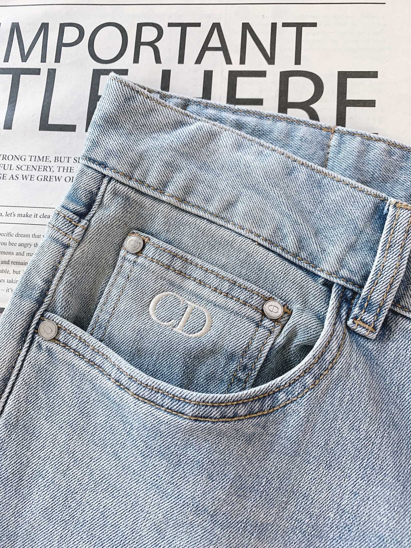 Dior Homme 迪奥·桀傲 CD刺绣直筒牛仔裤👖重磅水洗牛仔面料｜石洗工艺+抗皱不易变形定制金属纽