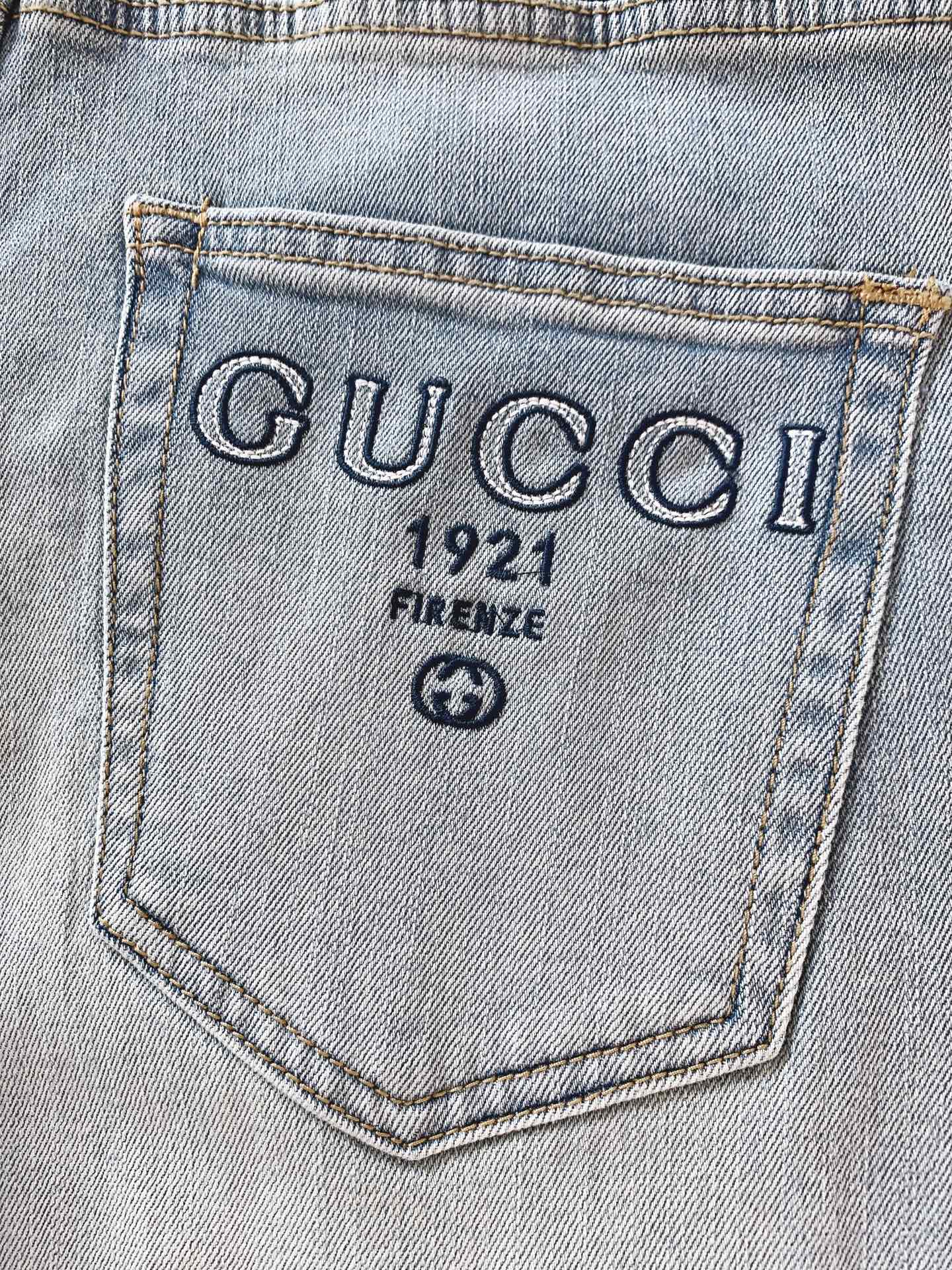 Gucci 古驰 1921刺绣直筒牛仔裤👖高支重磅牛仔面料，水洗做旧质感出众微弹面料舒适不束缚，耐磨耐穿