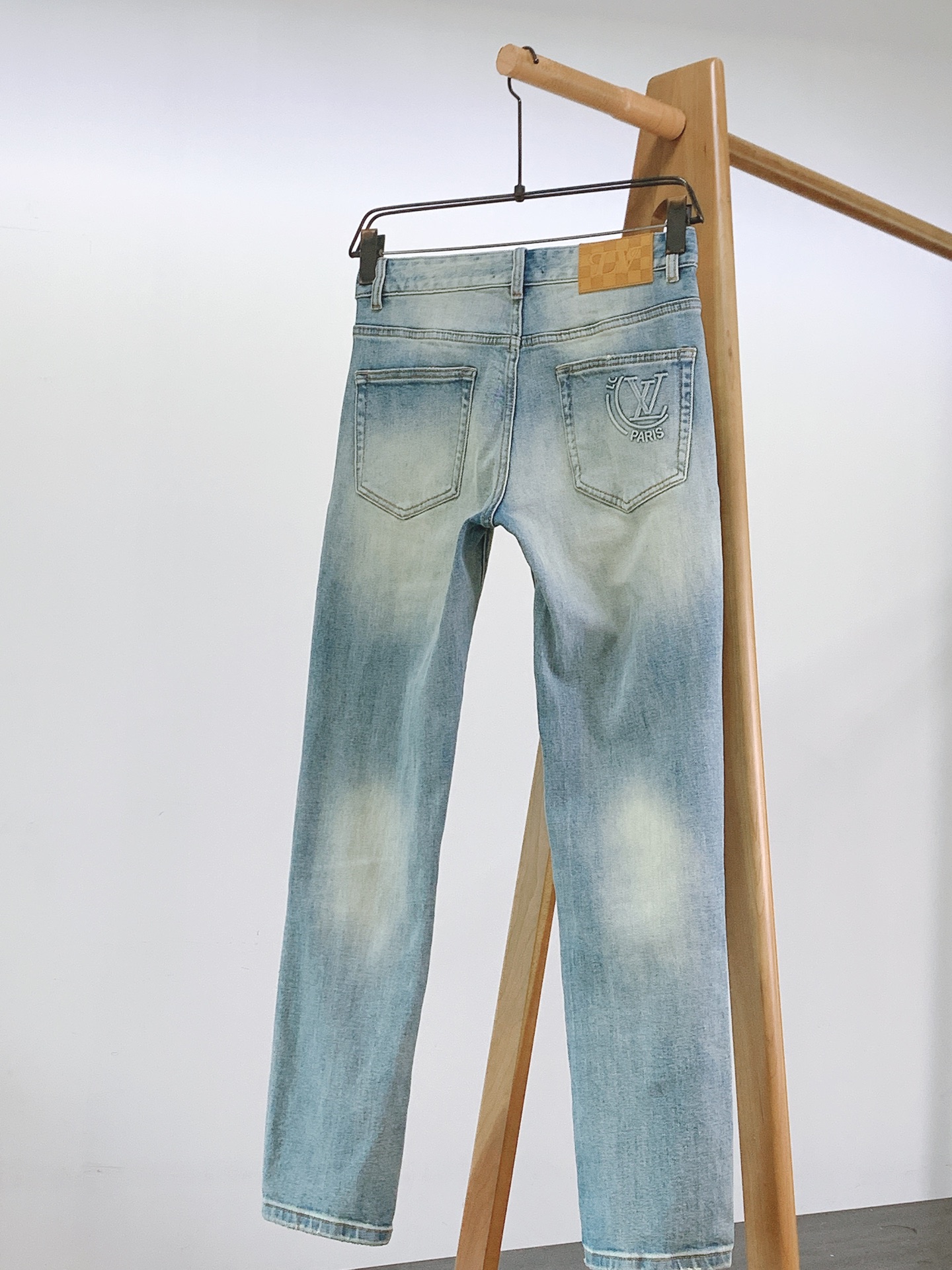 LouisVuitton 路易威登 破洞刺绣直筒牛仔裤👖重磅水洗牛仔面料｜石洗工艺+抗皱不易变形定制金属