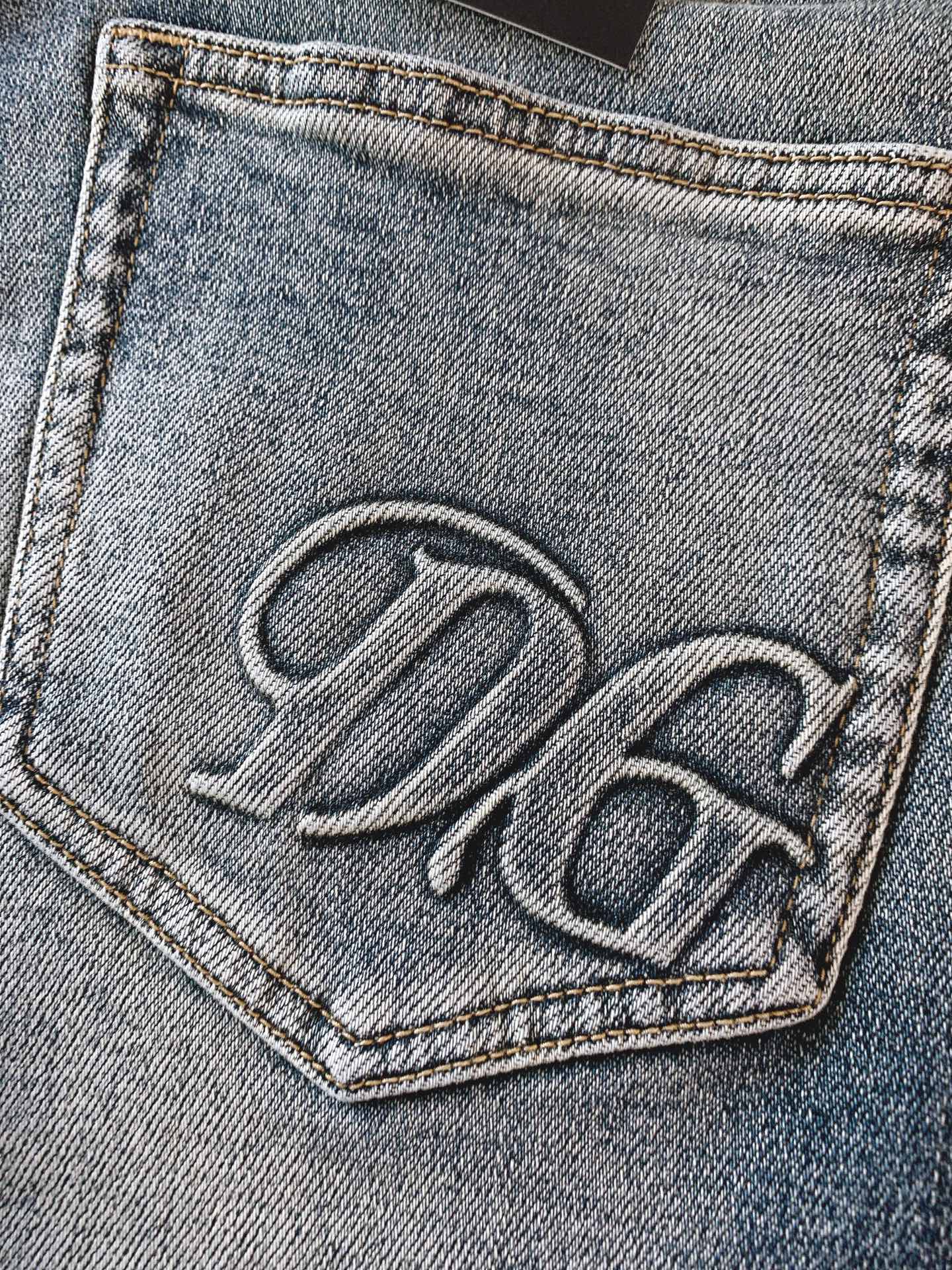 DOLCE&GABBANA 2026SS春夏新品渐变水洗牛仔短裤🩳高支重磅牛仔布料，复古渐变蓝做旧质感出