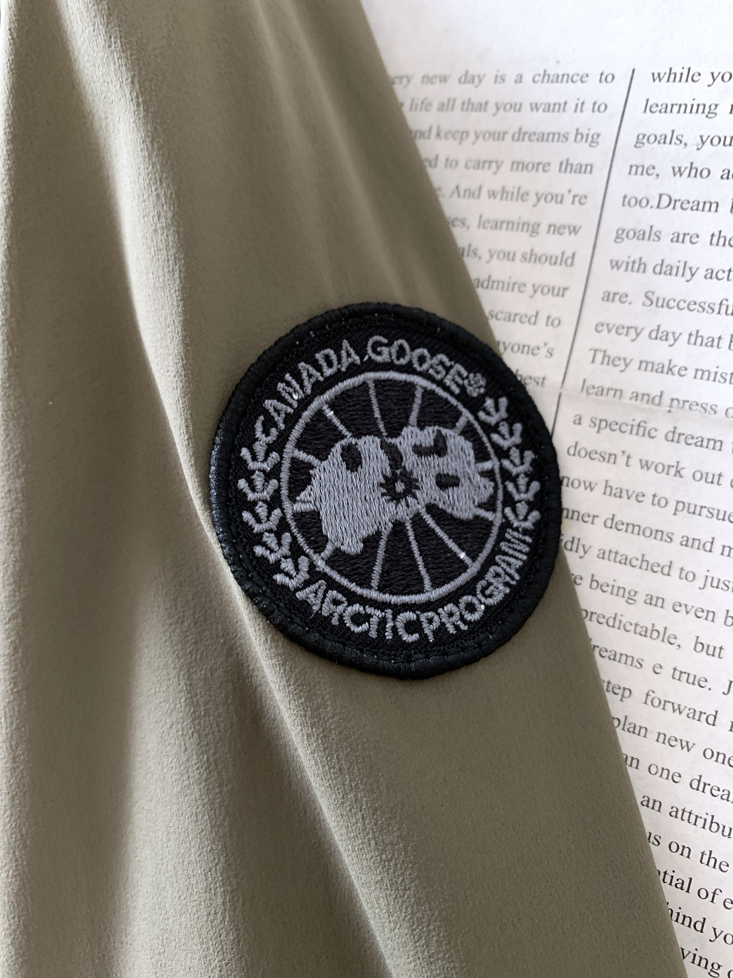 Canada Goose 加拿大鹅 Lodge立领夹克外套皮肤衣 演绎休闲都市造型.经典设计轻松裁剪版型