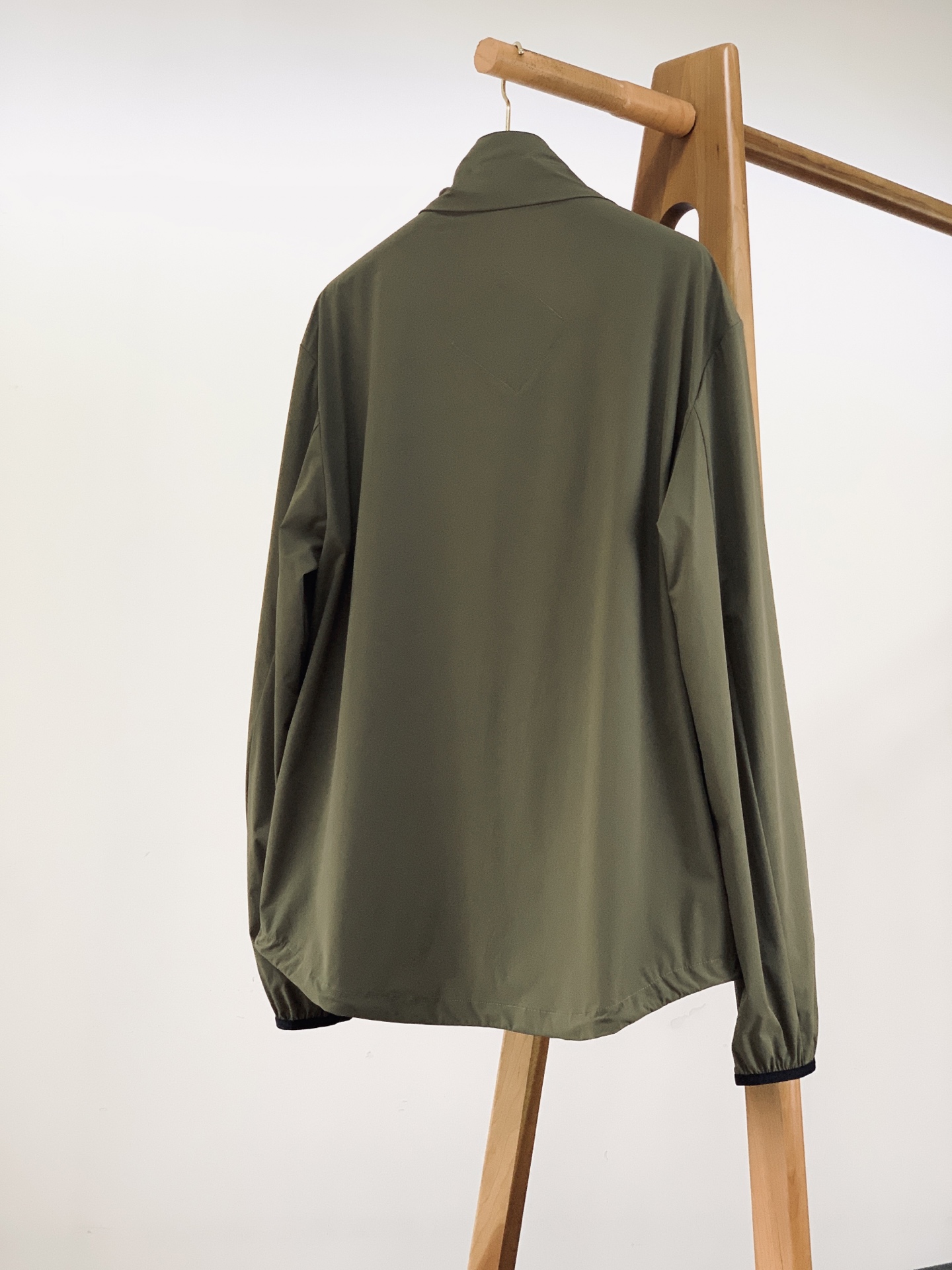 Canada Goose 加拿大鹅 Lodge立领夹克外套皮肤衣 演绎休闲都市造型.经典设计轻松裁剪版型