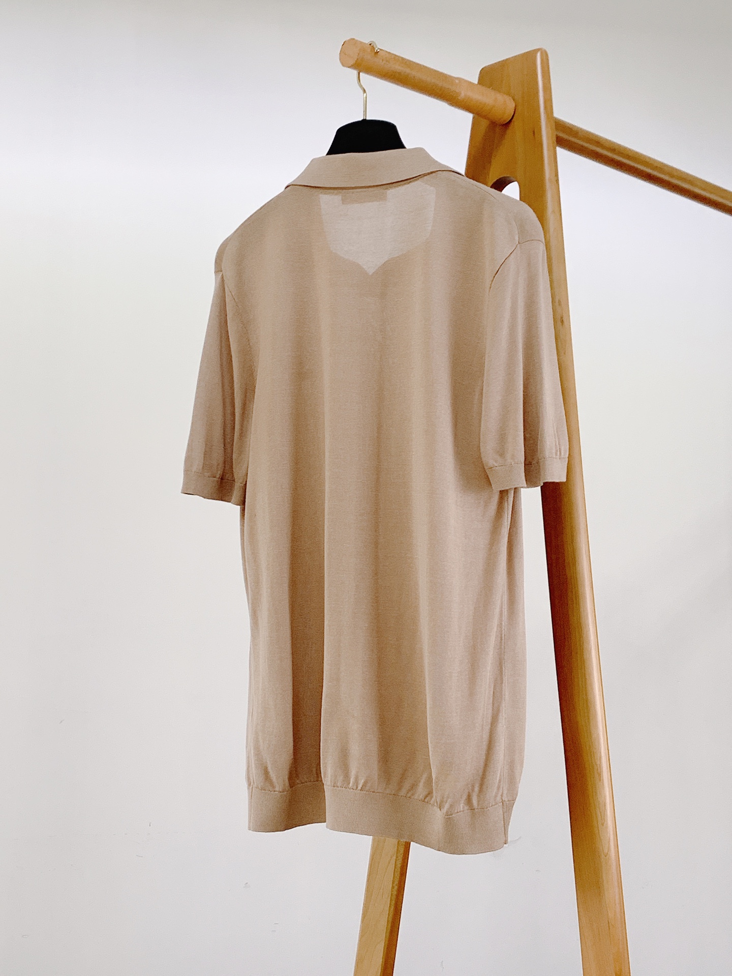 LoroPiana L.P SS春夏新品 Loro Piana翻领针织短袖材质 桑蚕丝混纺尺寸	M	  
