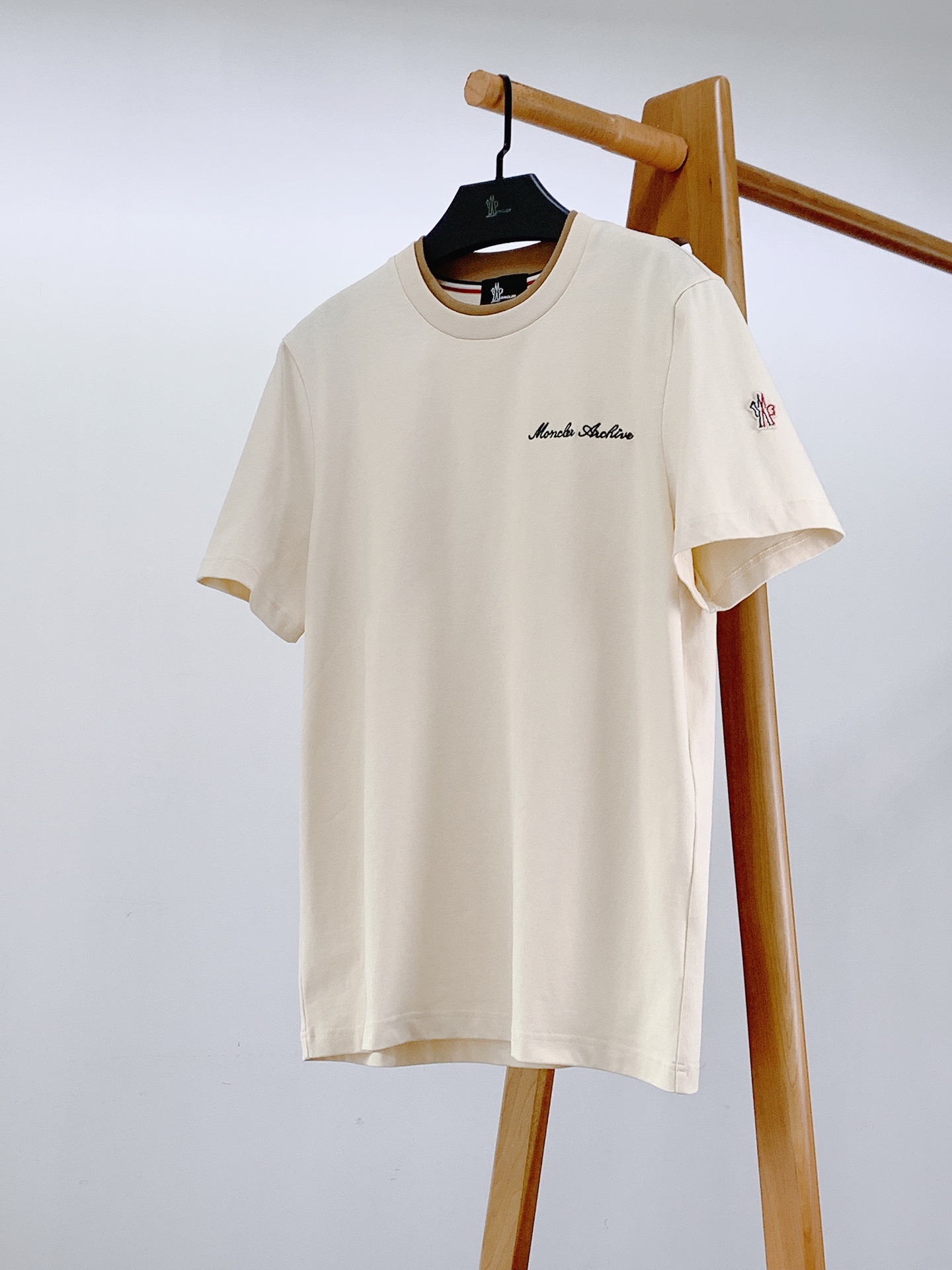 Moncler 蒙口 2026SS春夏新品Archive系列撞色领刺绣T恤双股精梳棉面料｜230g重磅质